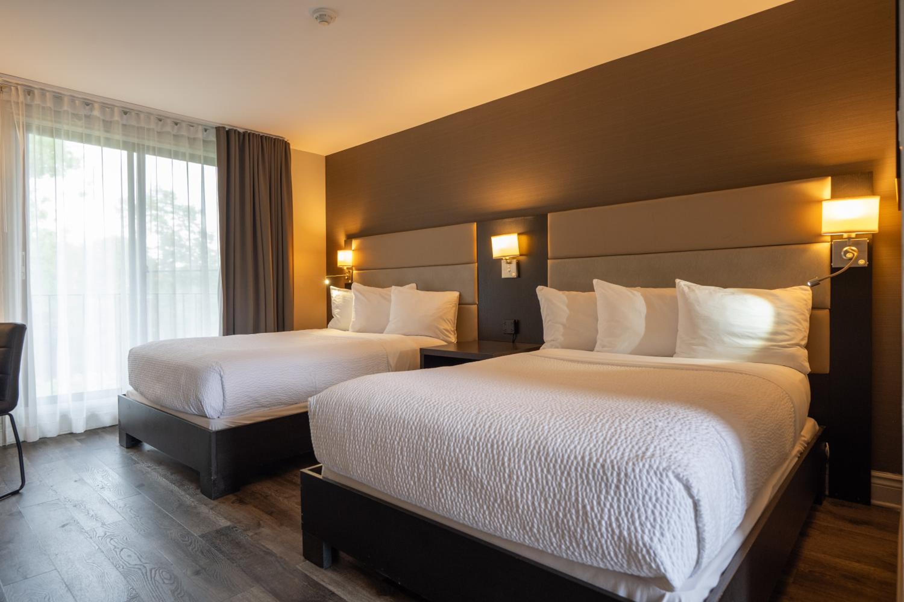 2 Double Beds, Water Front, Non-Smoking - Photo 3