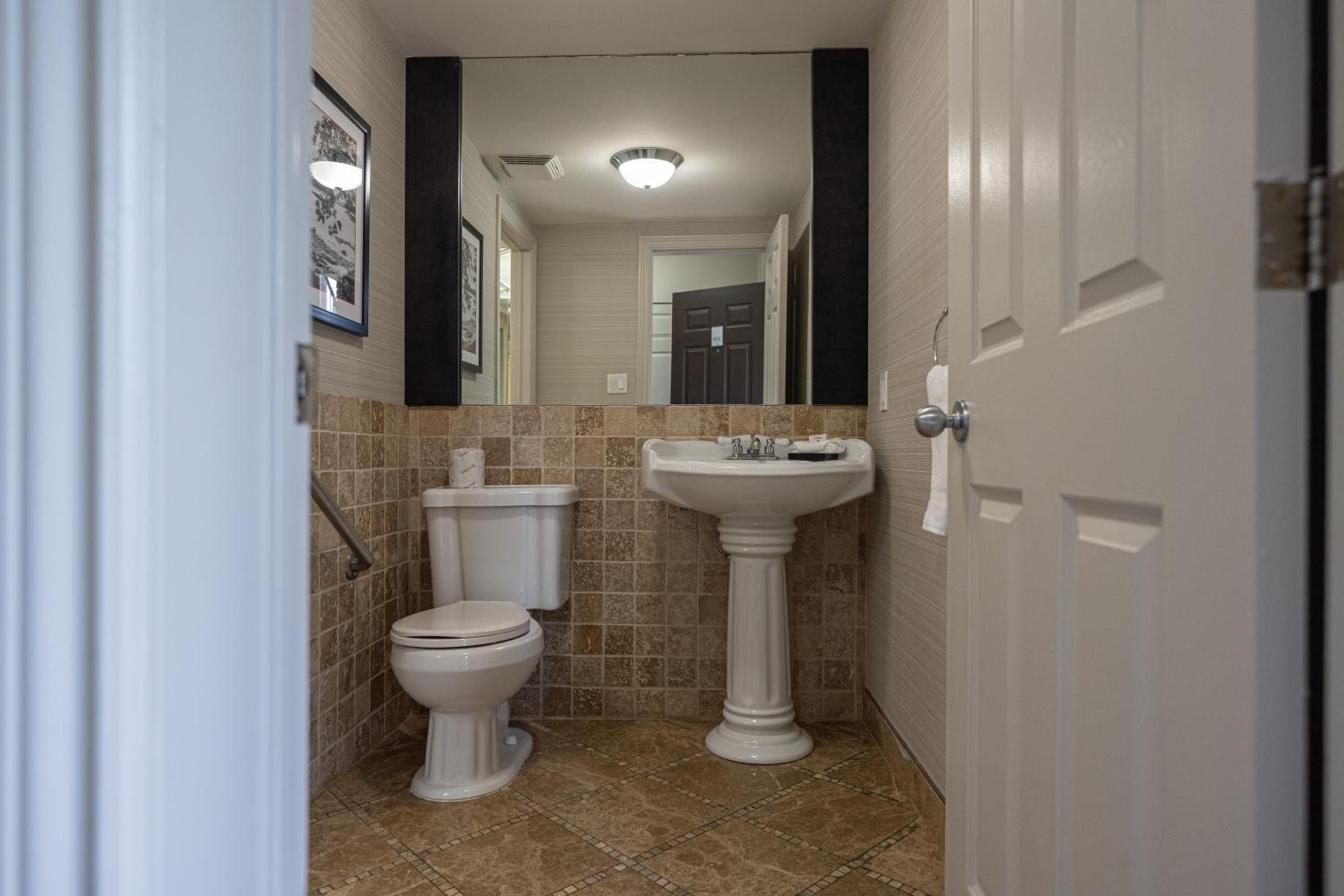 1 King Mobility Accessible Studio Suite, Water Front, Non-Smoking - Photo 15