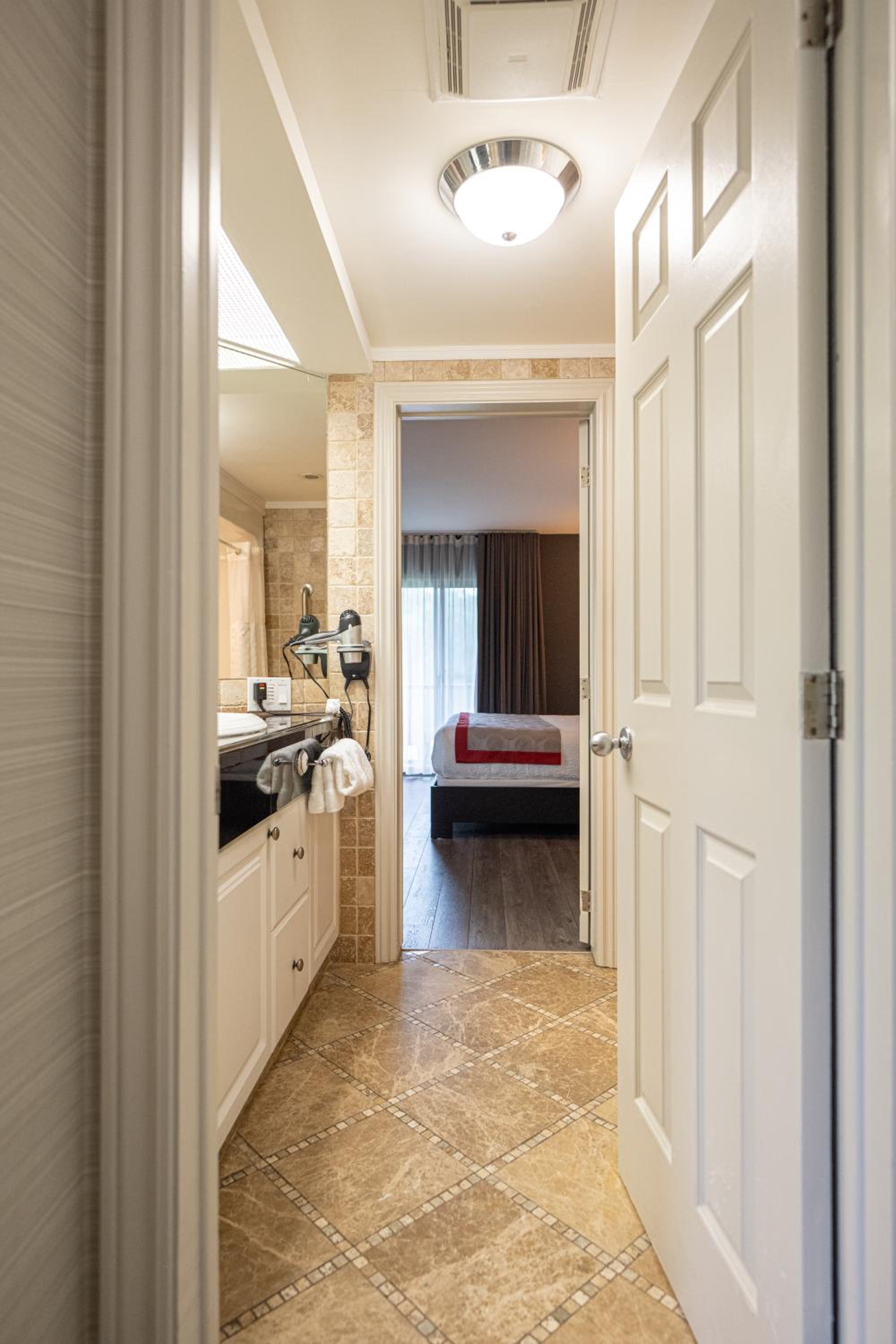 1 King Mobility Accessible Studio Suite, Water Front, Non-Smoking - Photo 17