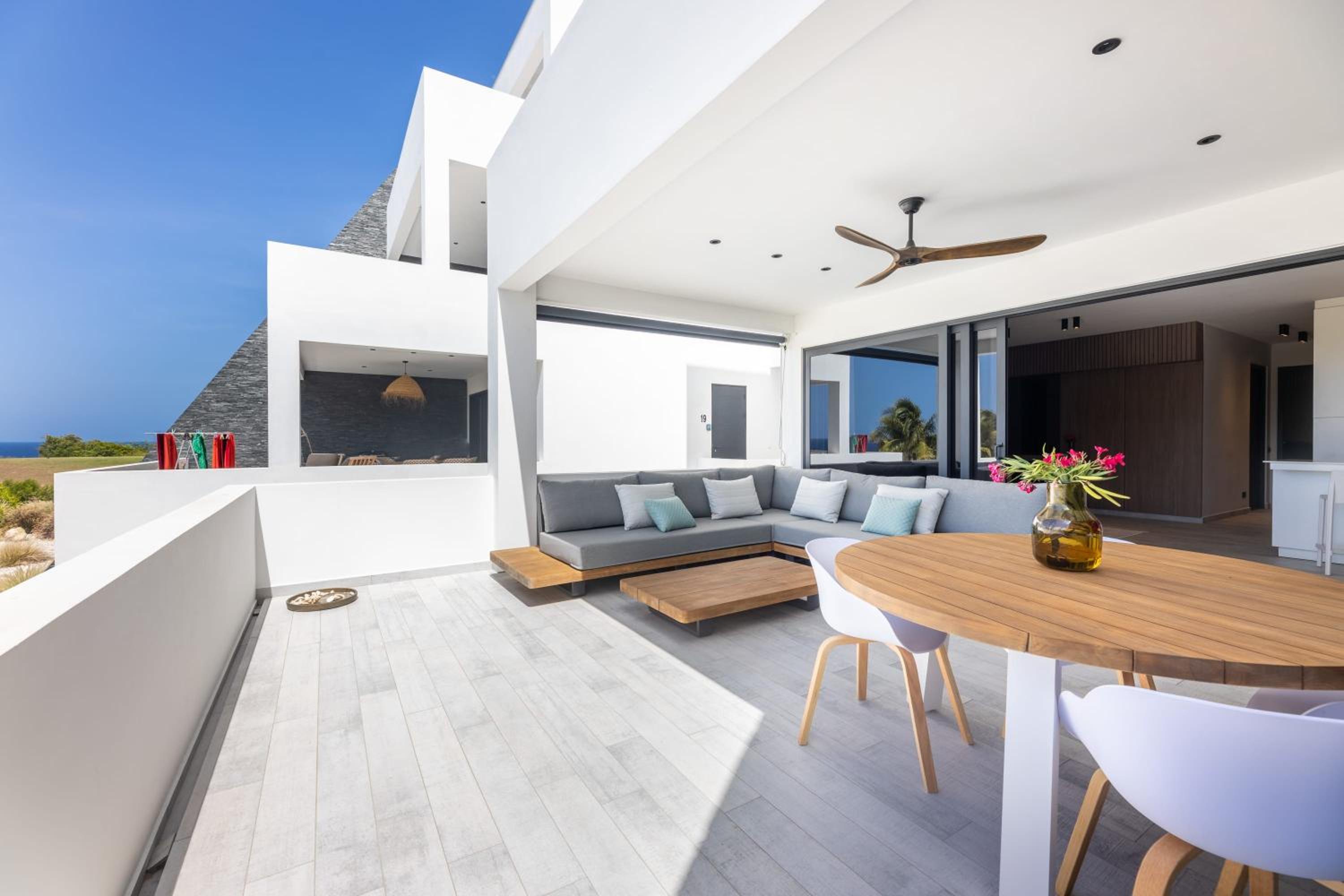 Apartment with Sea View photo 2