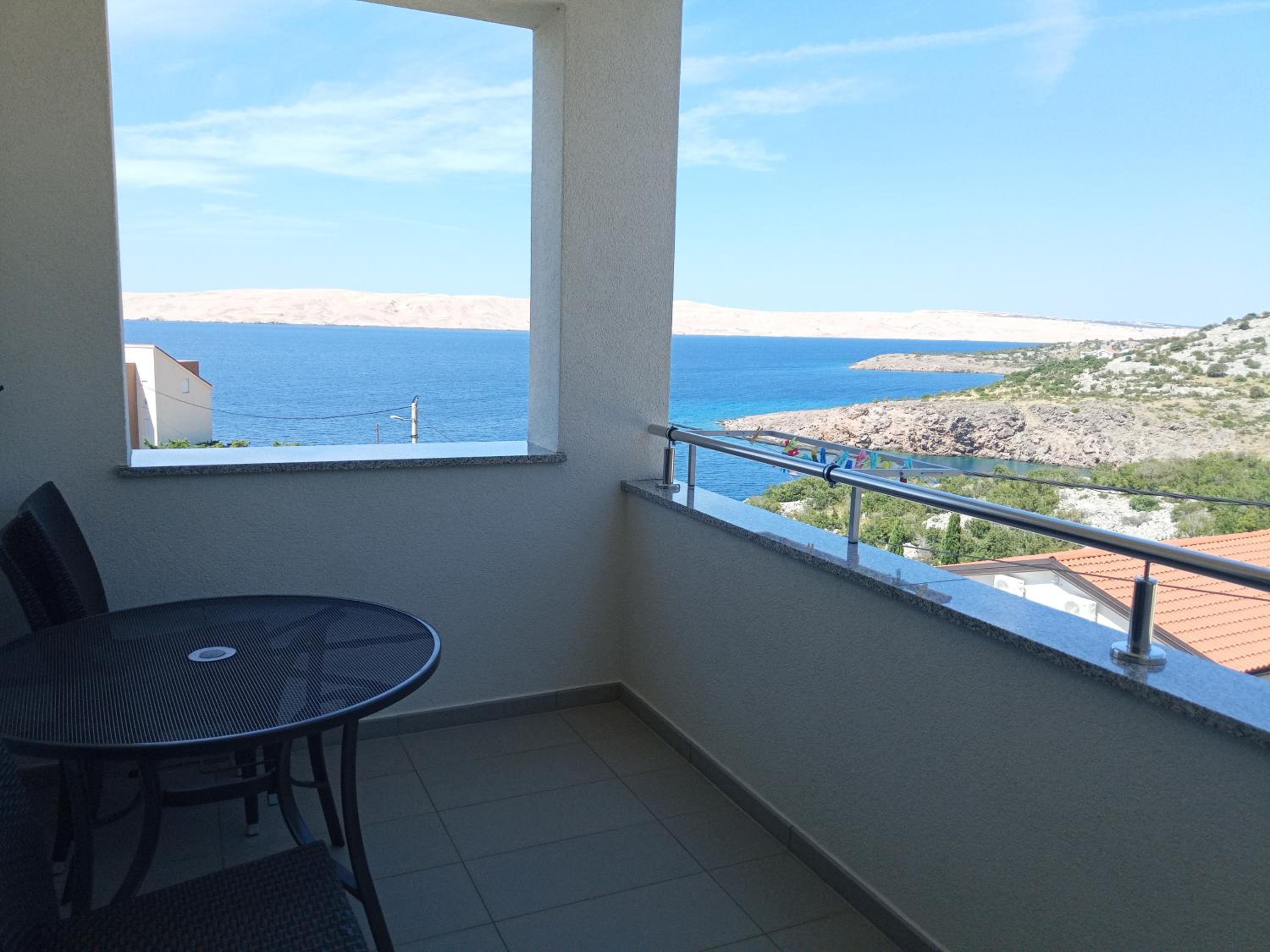 Apartment with Terrace - Photo 30