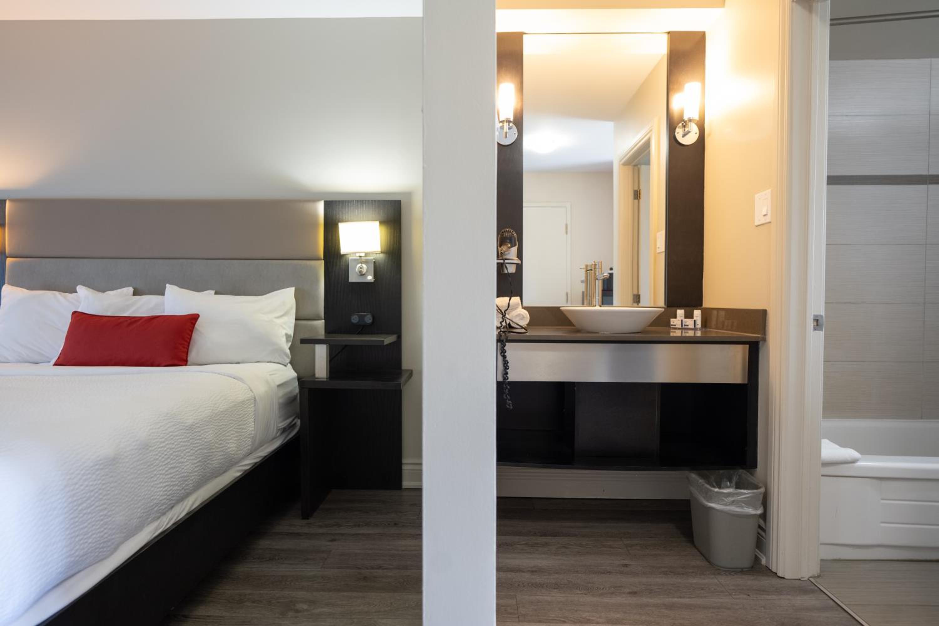 2 Double Beds, Deluxe Water Front, Non-Smoking - Photo 5