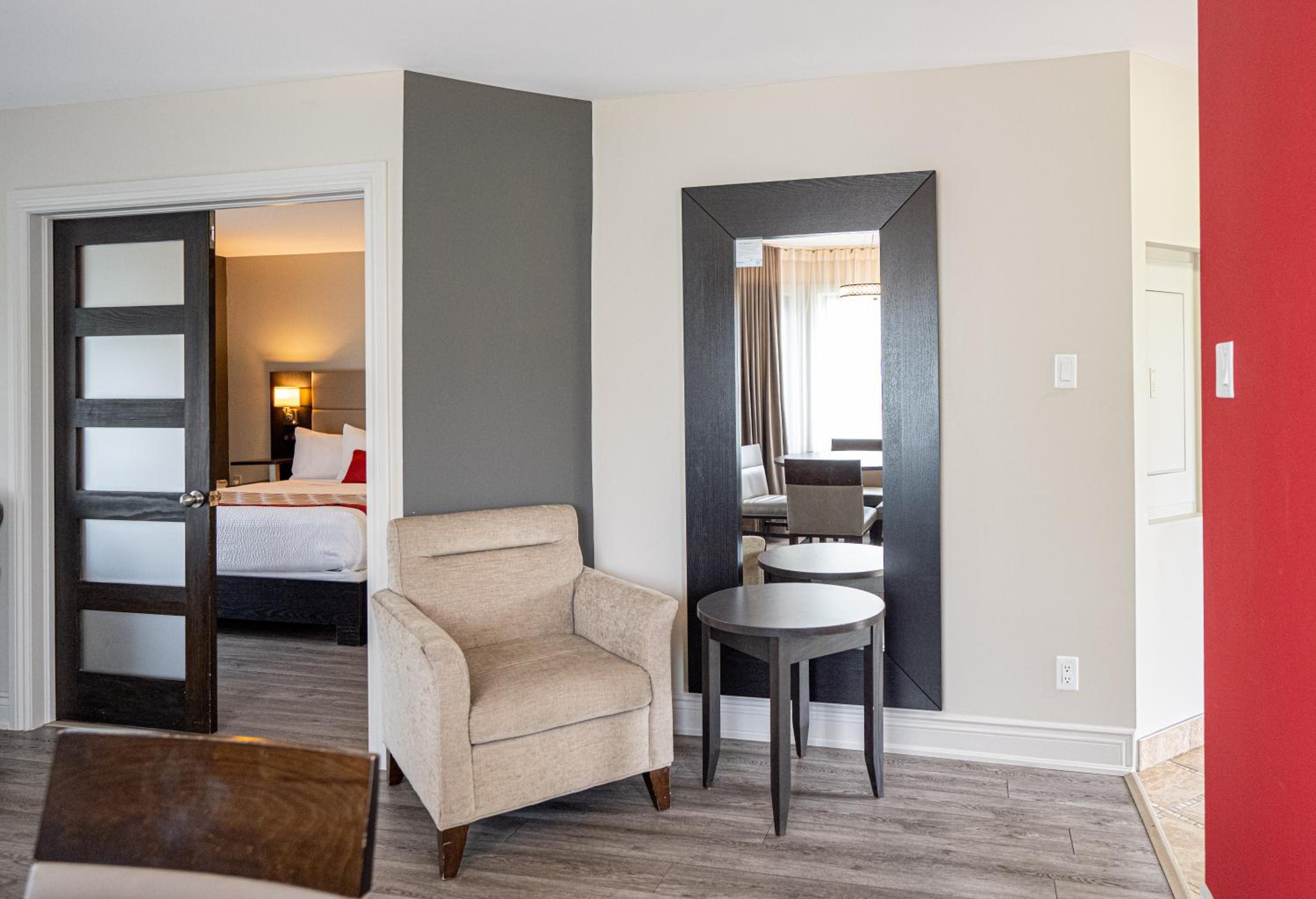 1 King Bed, Studio Suite, Water Front, Non-Smoking - Photo 14