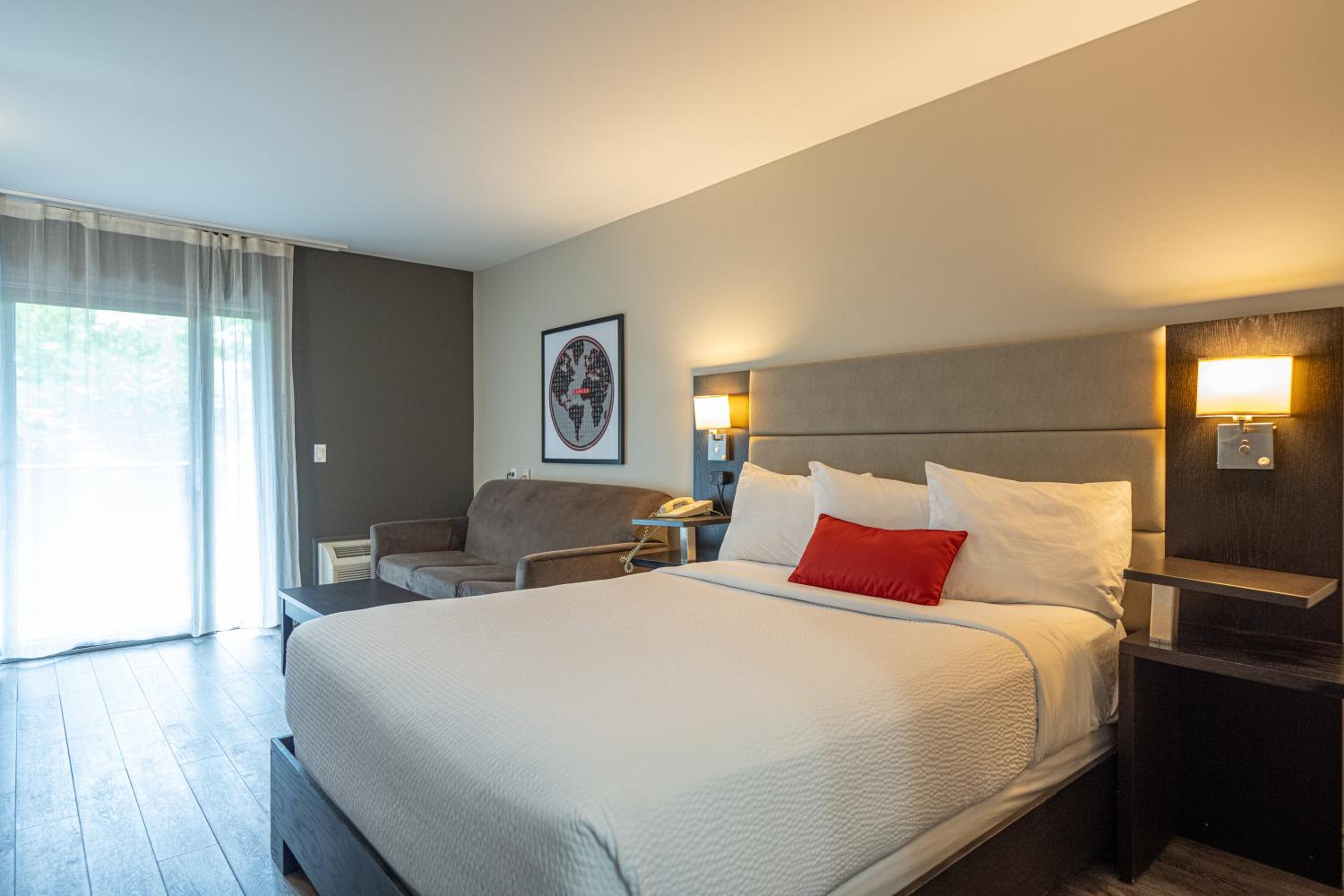 1 Queen Bed, Deluxe Room, Water Front, Non-Smoking - Photo 6