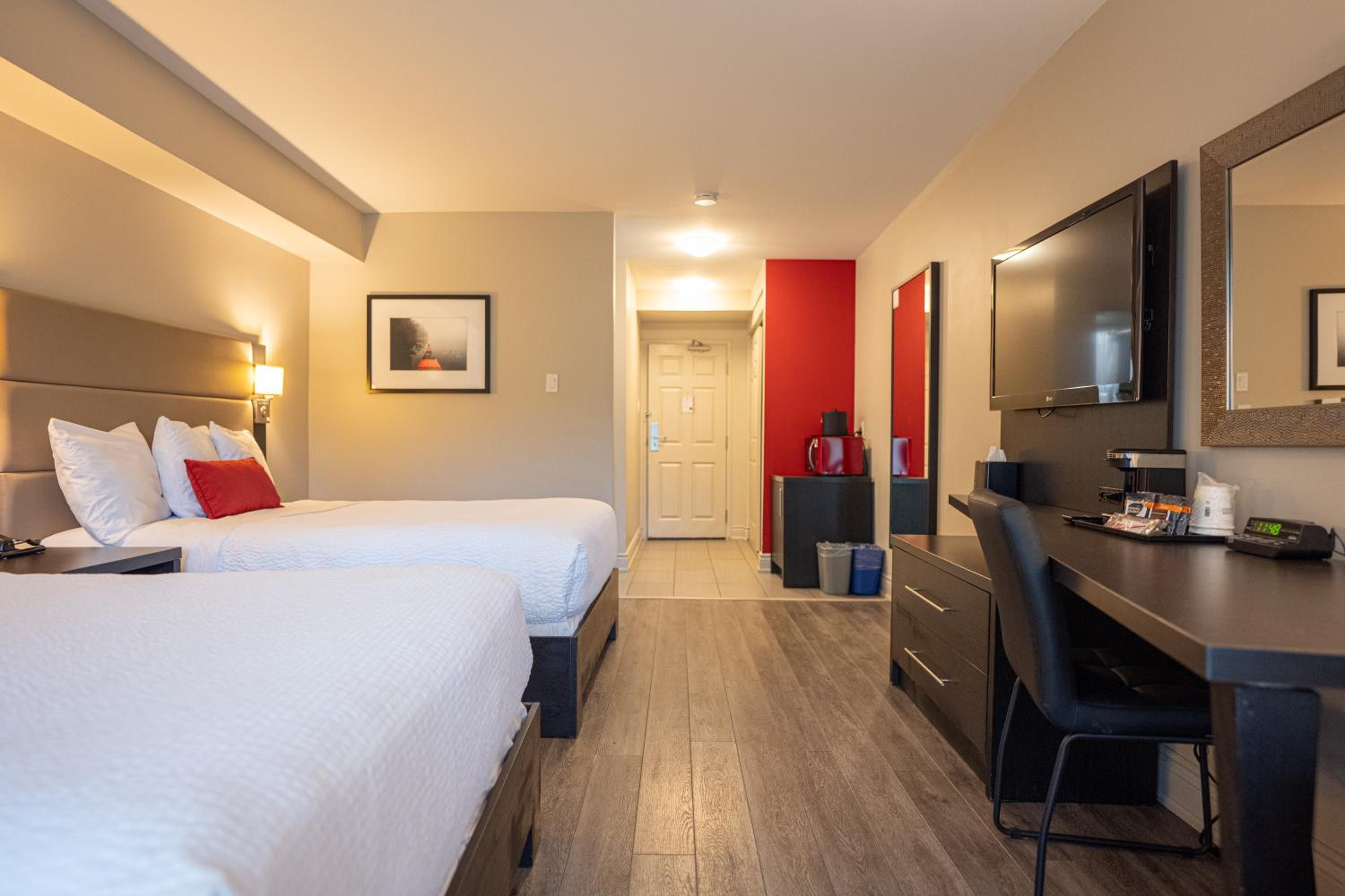 2 Double Beds, Deluxe Water Front, Non-Smoking - Photo 3