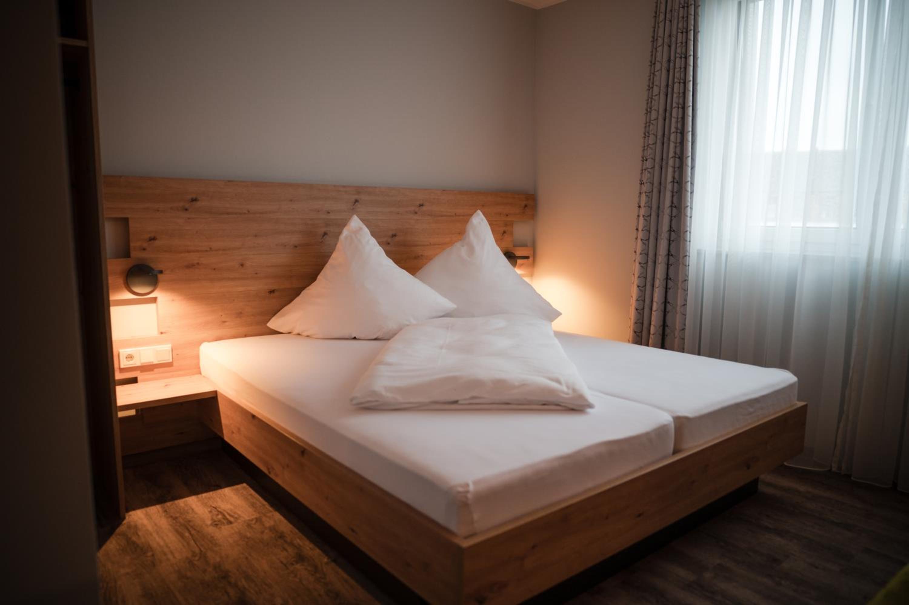 Double Room with Private Bathroom - Photo 9