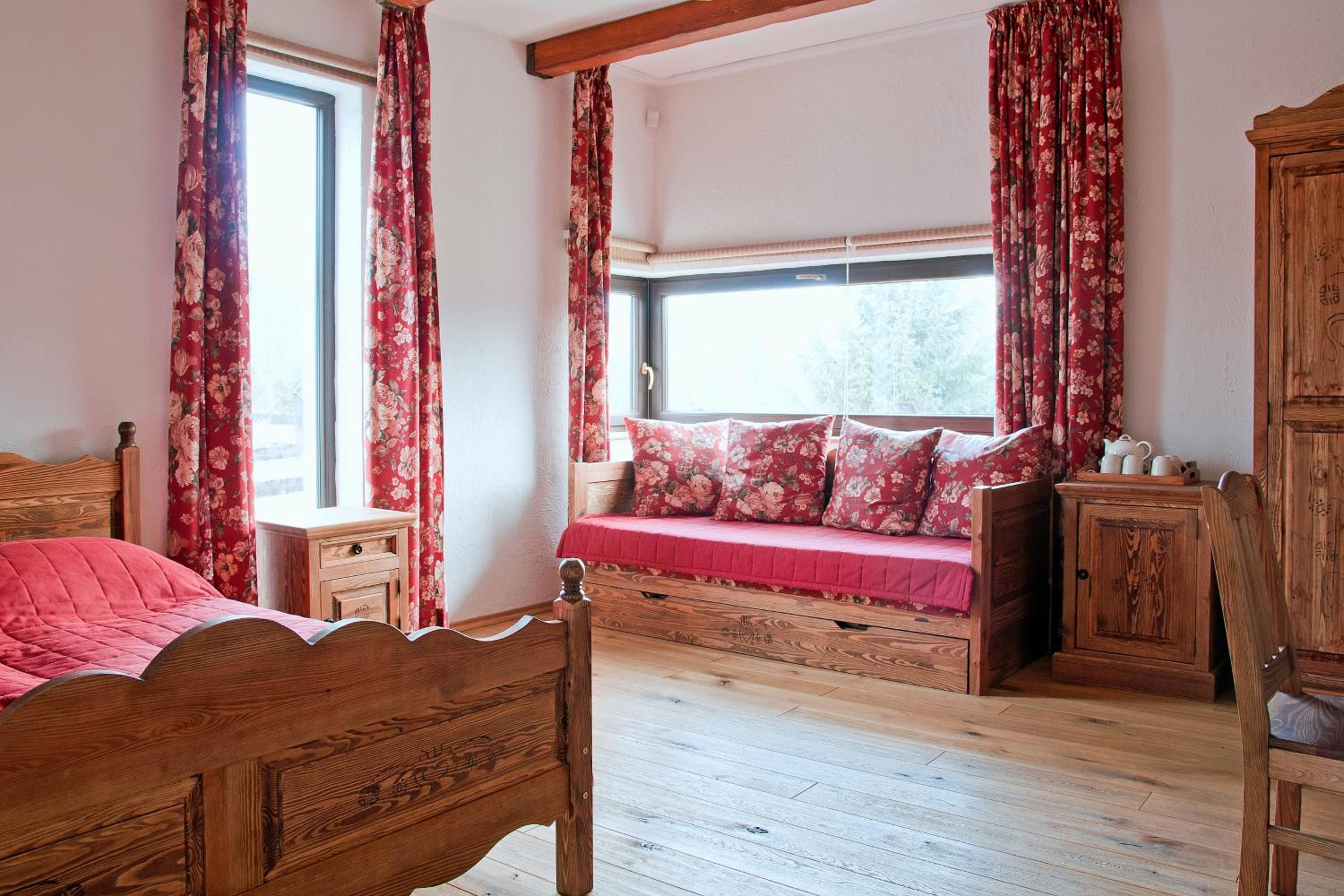 Standard Queen Room with Two Queen Beds photo 1