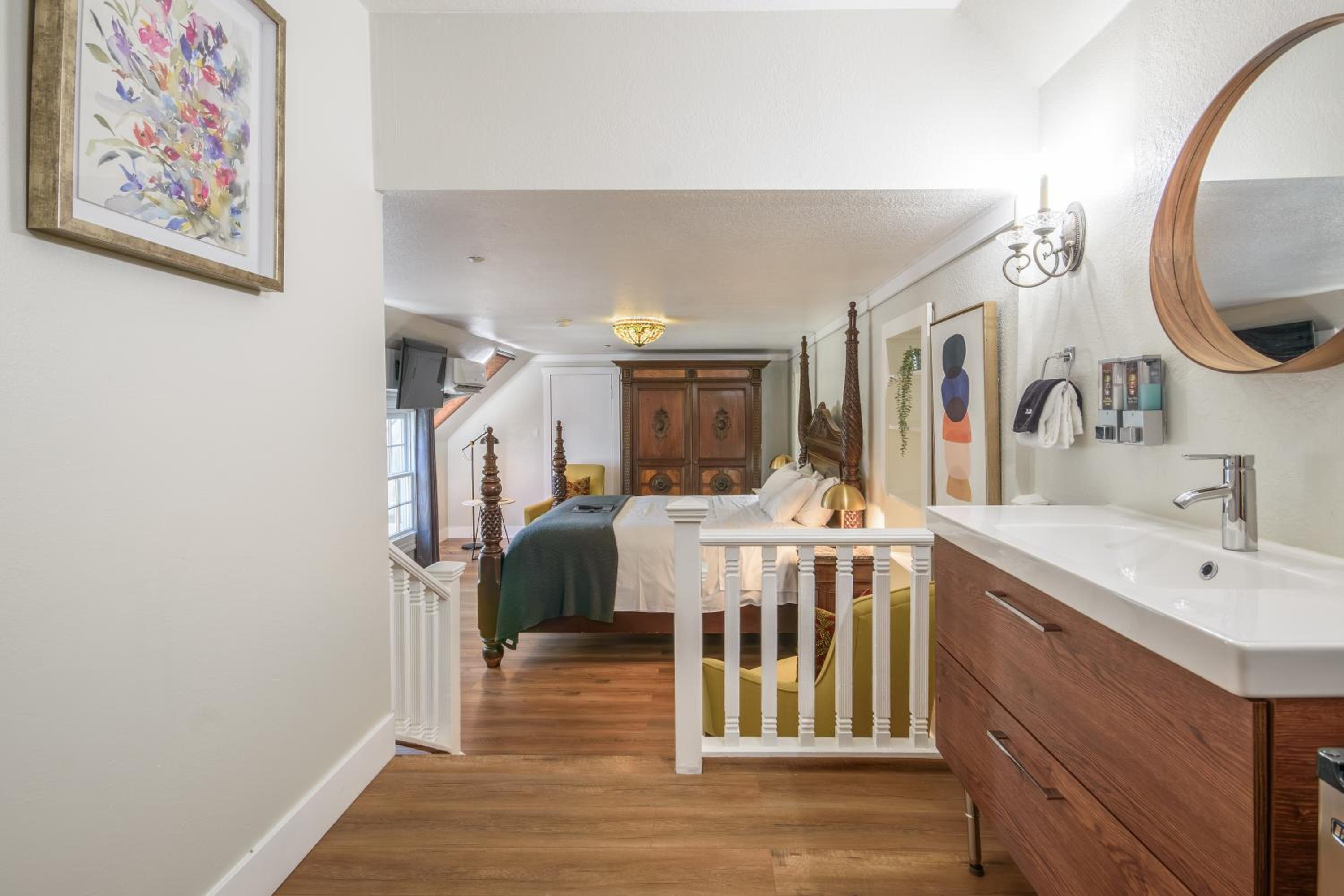 Deluxe Suite - Photo 4