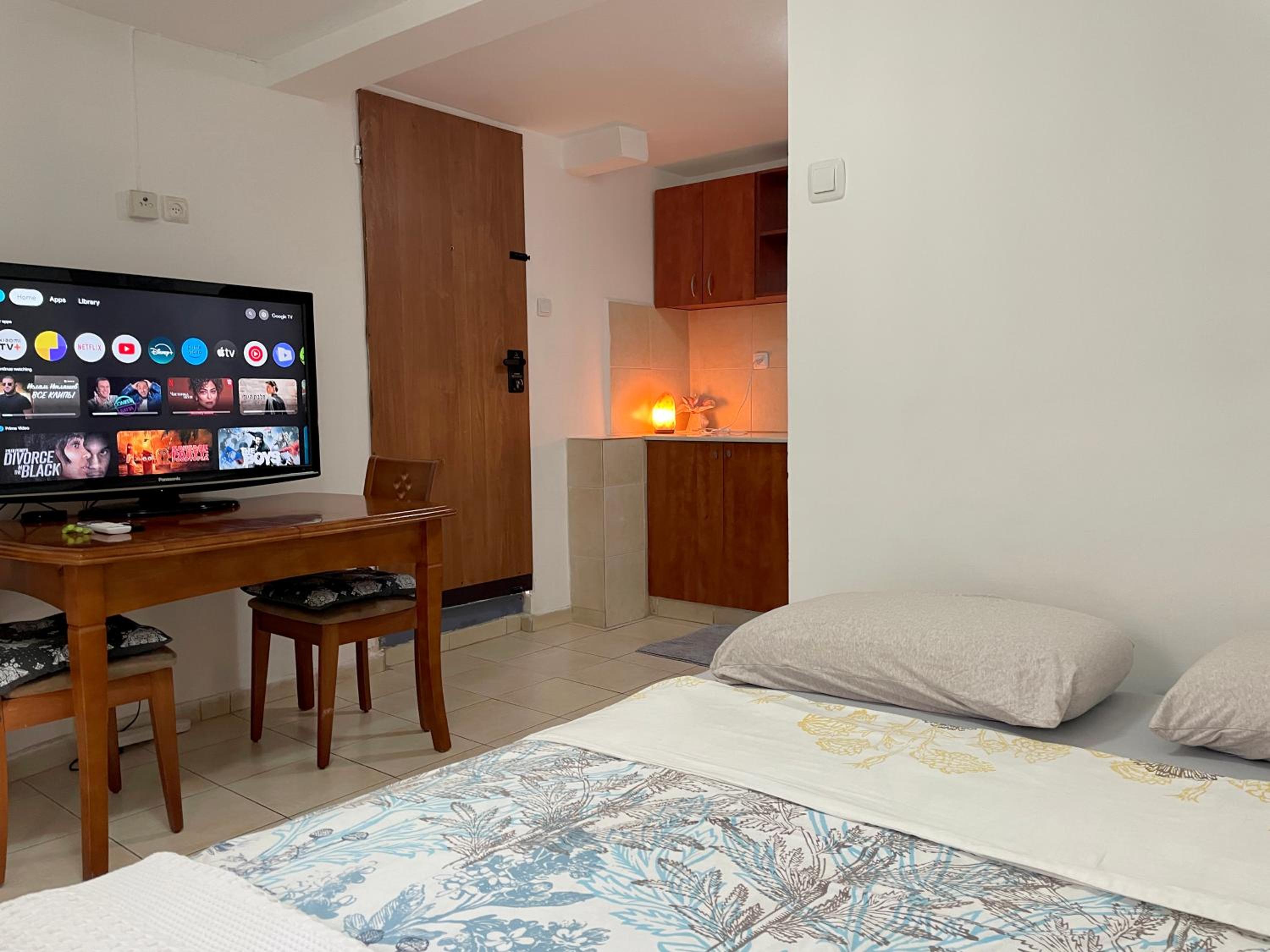 Standard Queen Room photo 2