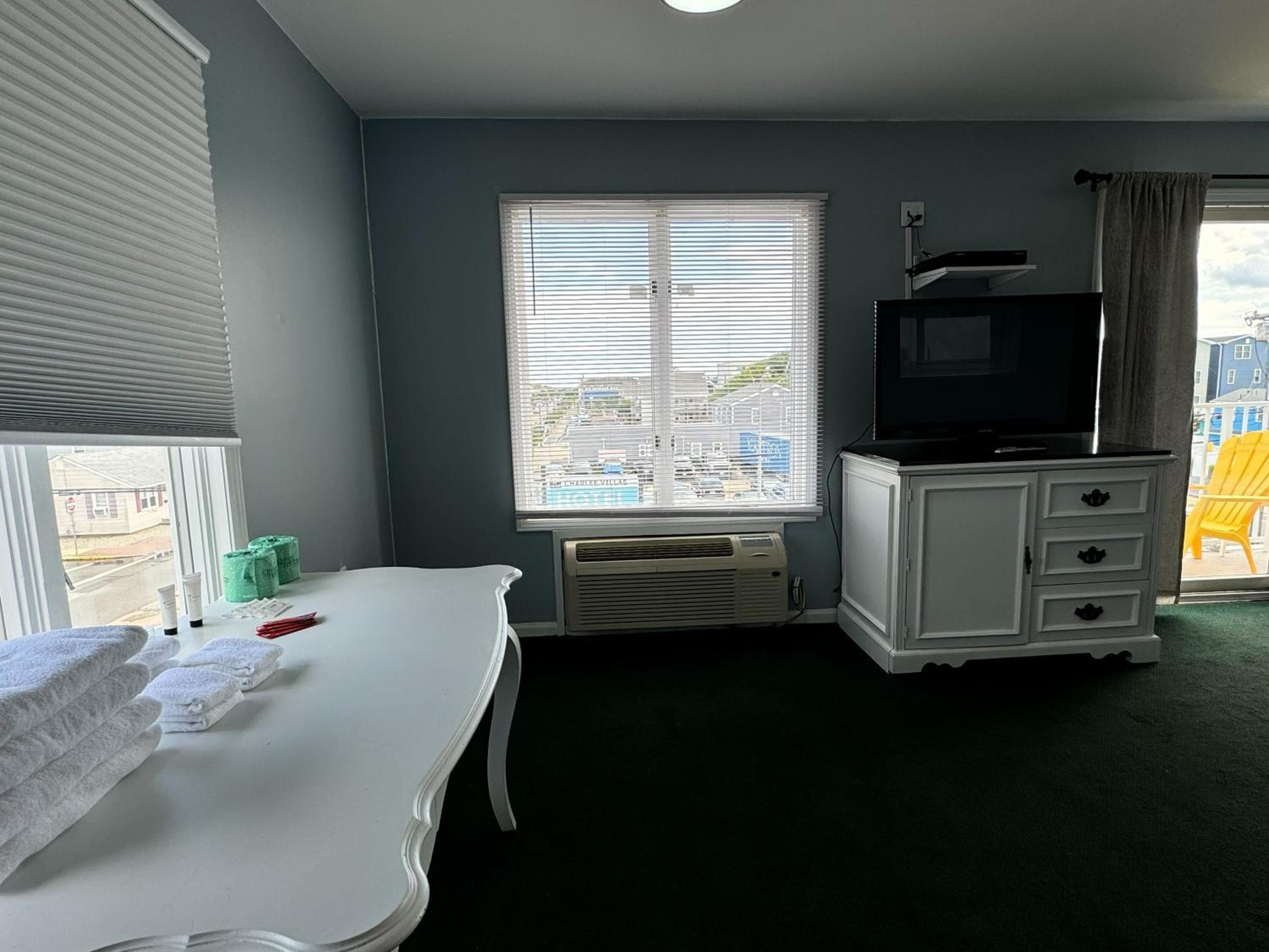 Premium One Bedroom Suite photo 3