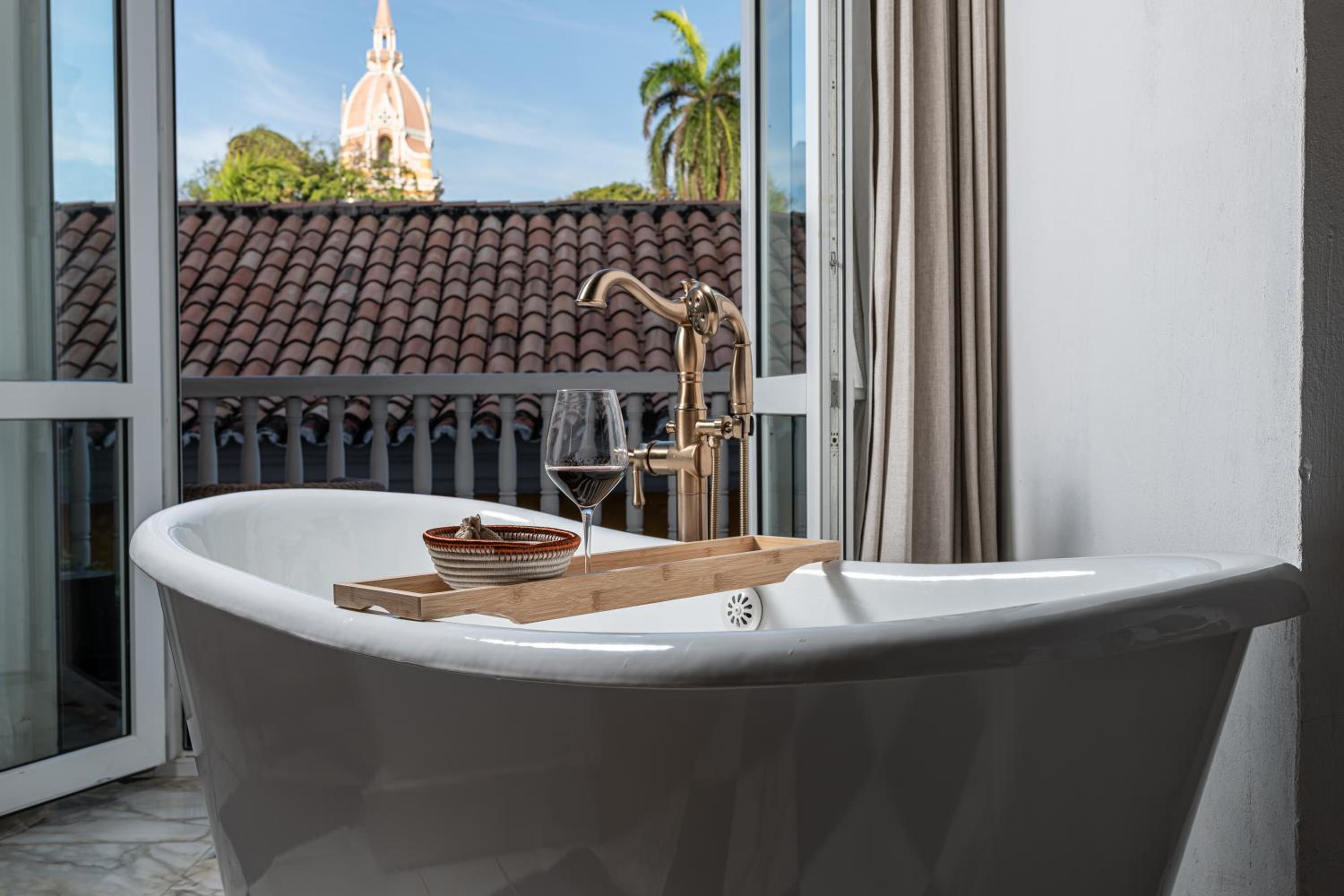 Suite with Balcony photo 3