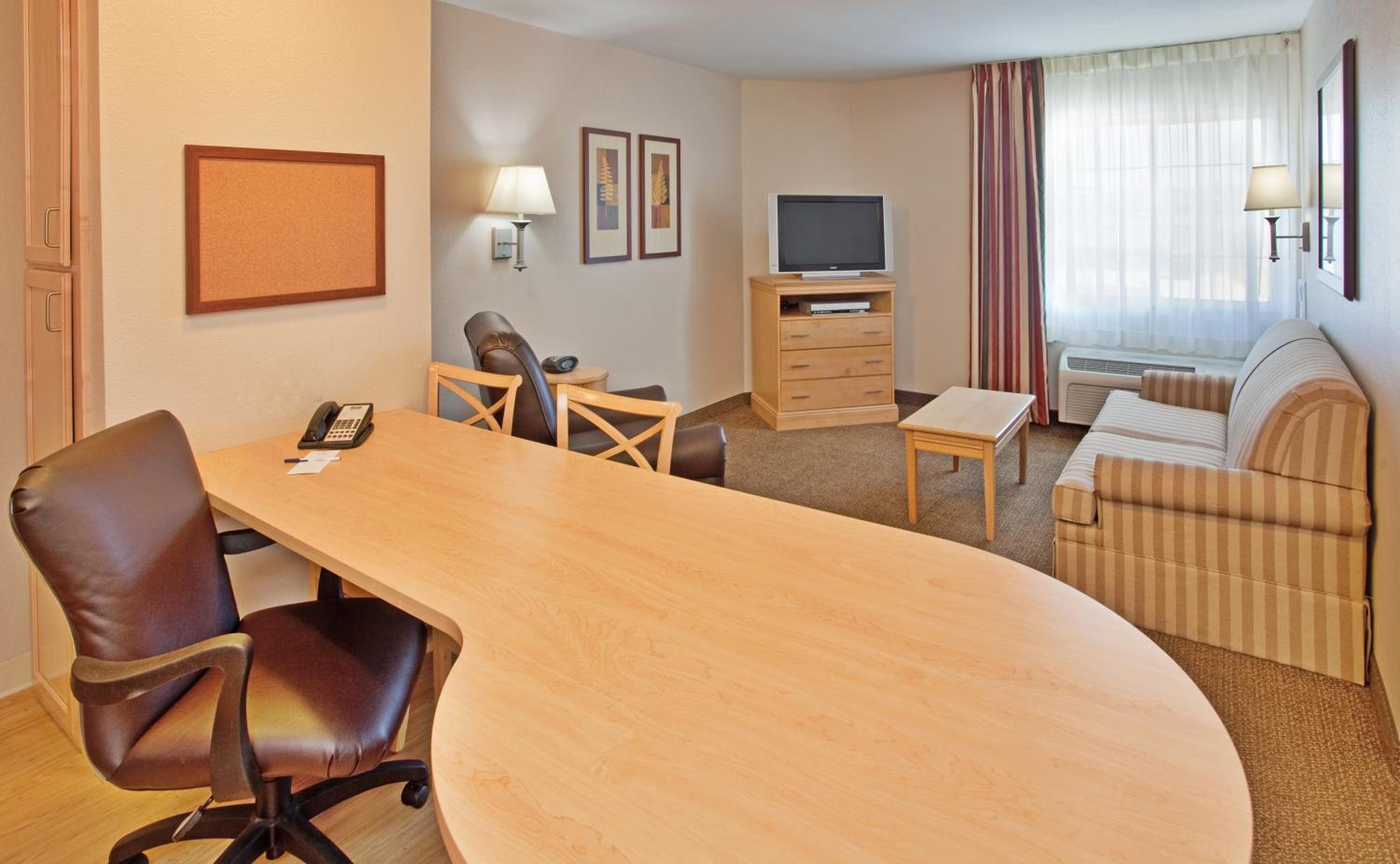 One-Bedroom King Suite - Photo 2