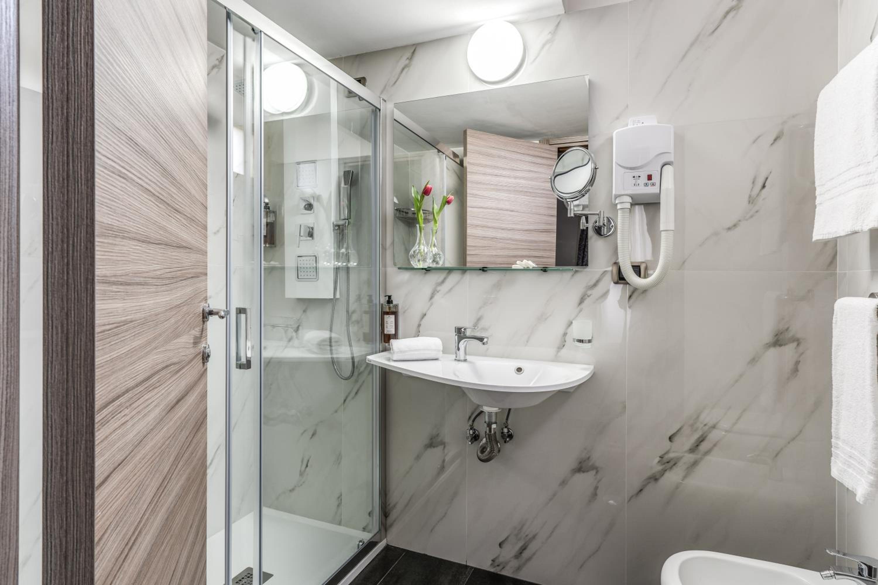Double or Twin Room photo 2