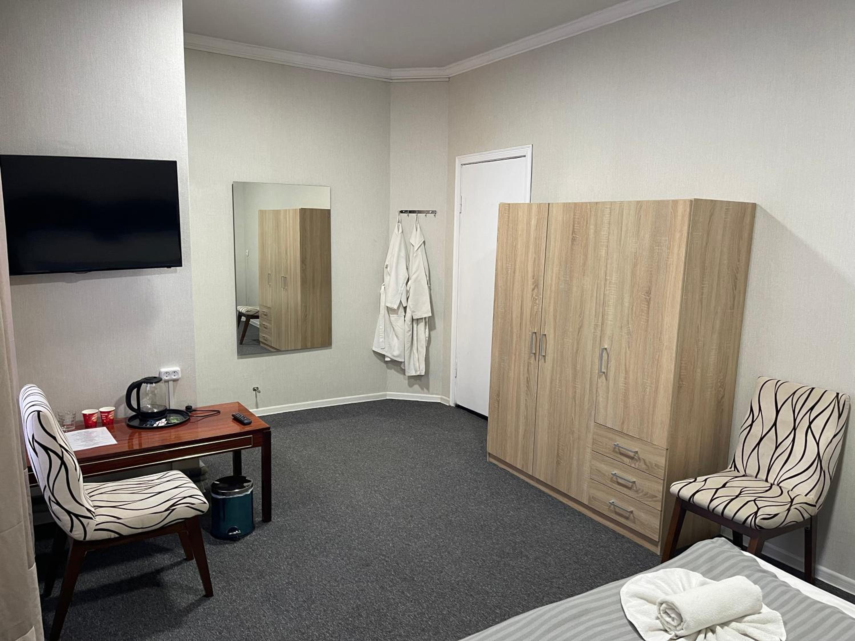 Budget Double Room photo 2