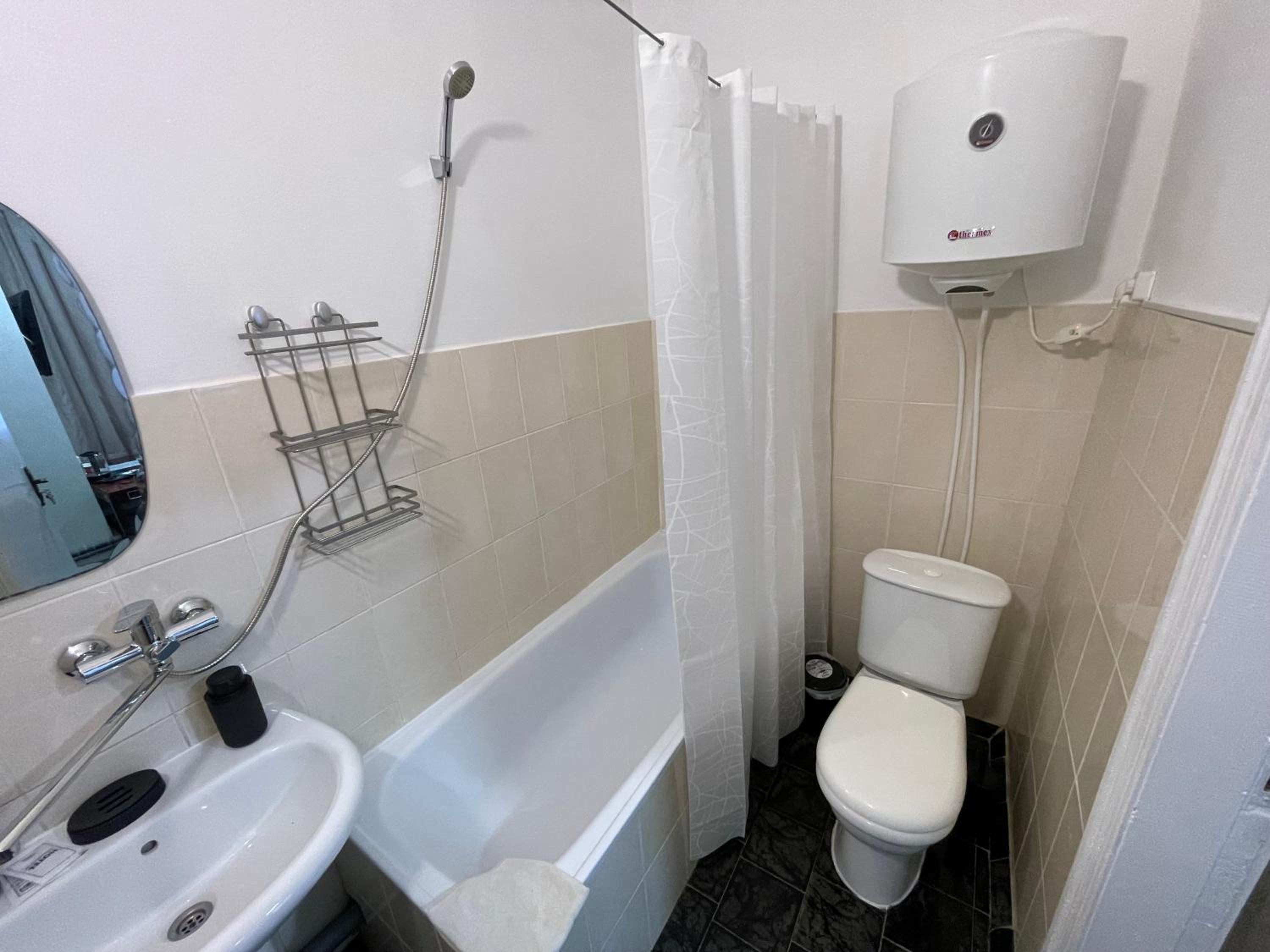 Budget Double Room photo 3