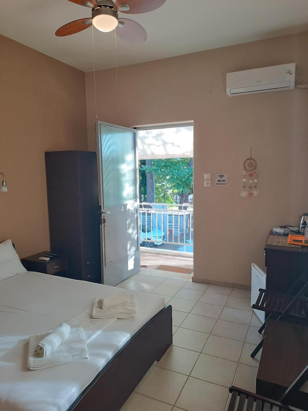 Economy Double Room photo 1