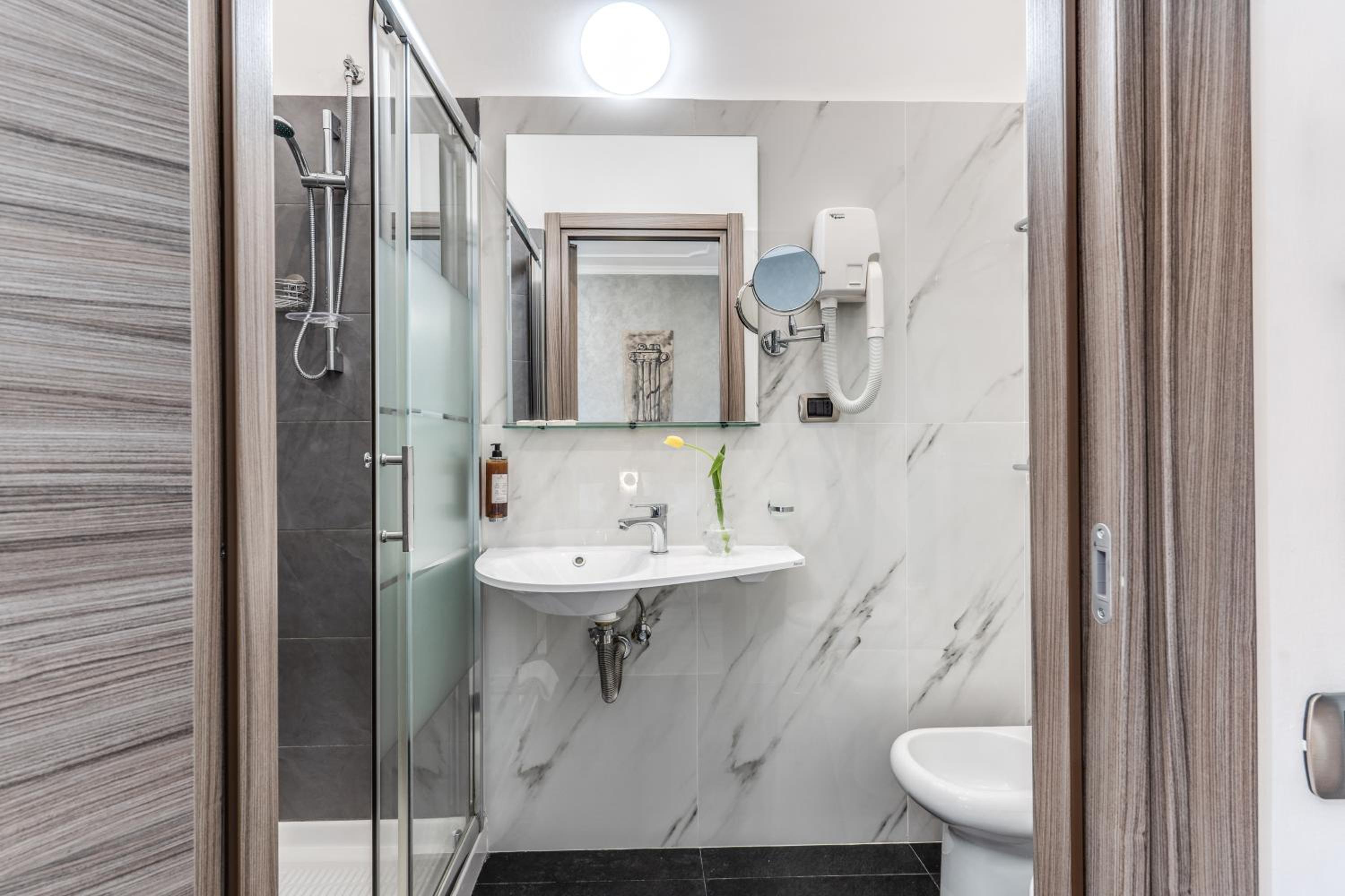 Double or Twin Room photo 2