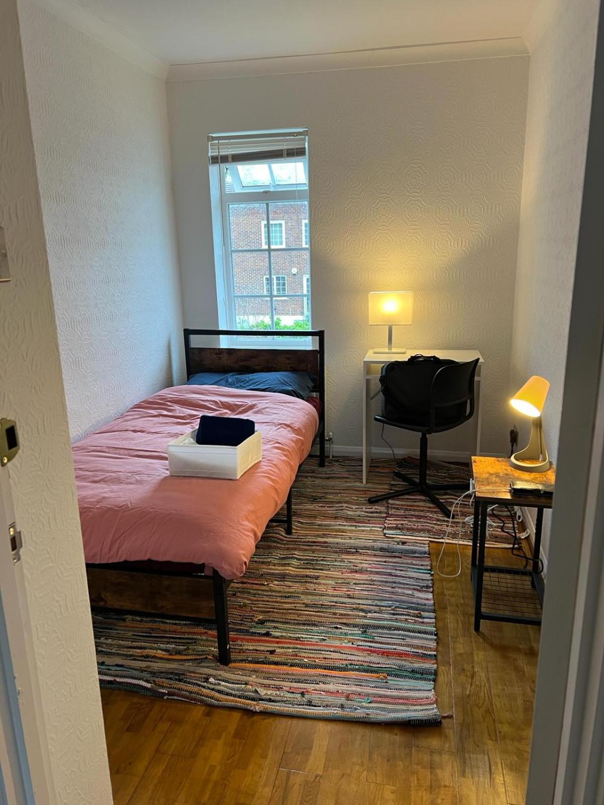 Double Room with Shared Bathroom photo 1