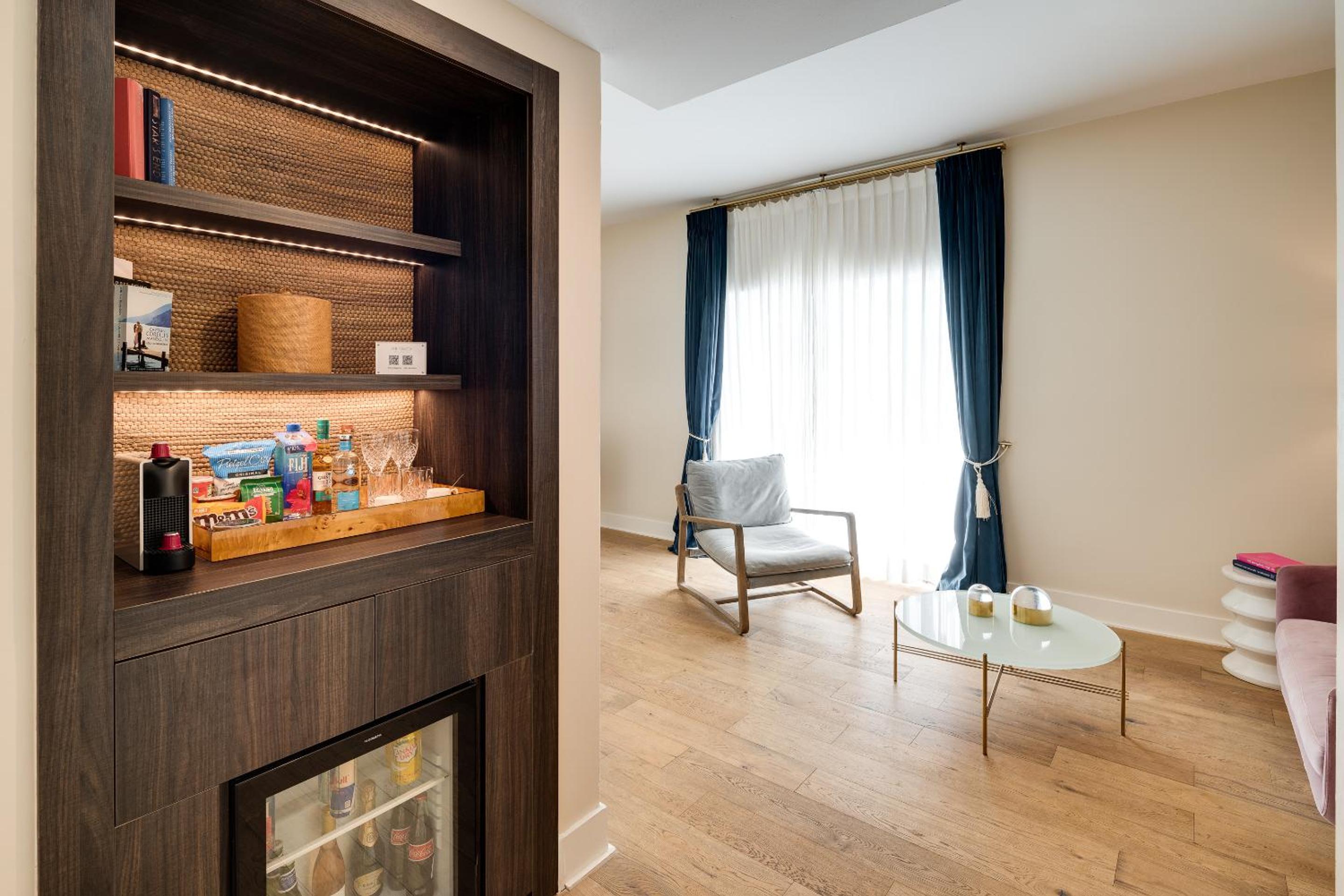 One Bedroom Suite Queen thumbnail 6