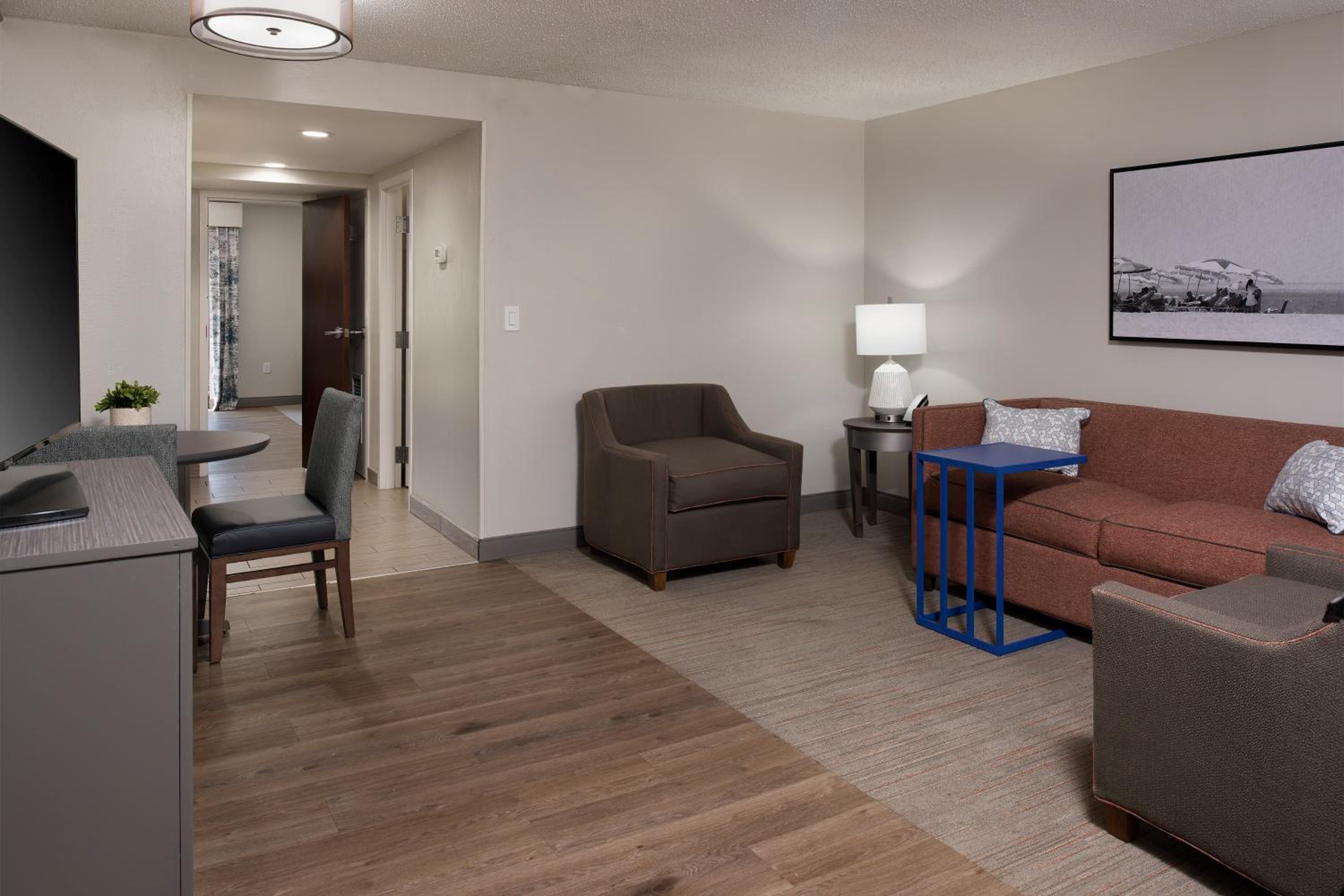 One-Bedroom King Suite with Sofa Bed - Non-Smoking
