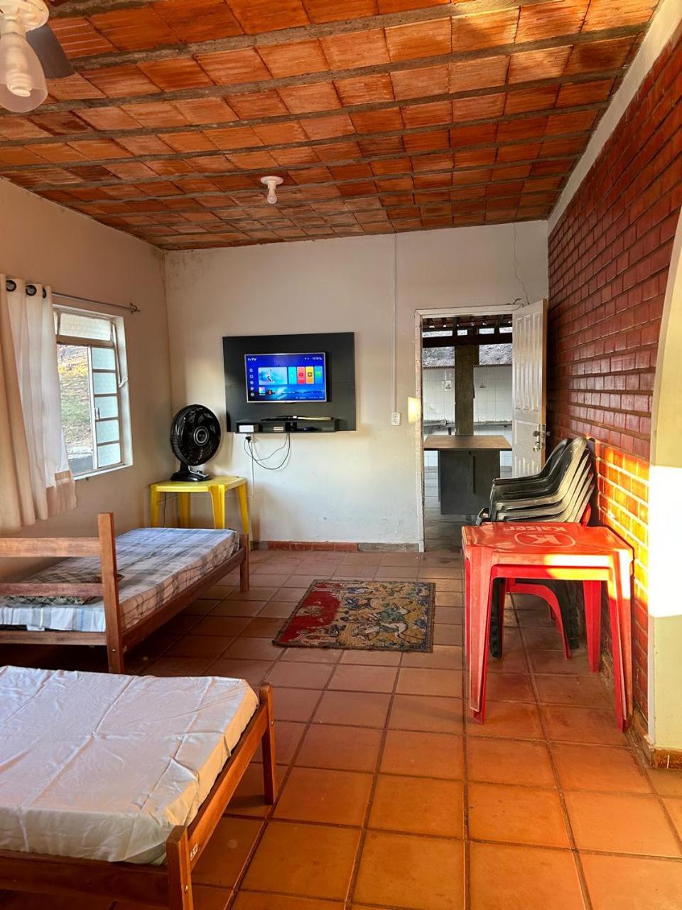 Five-Bedroom House photo 1