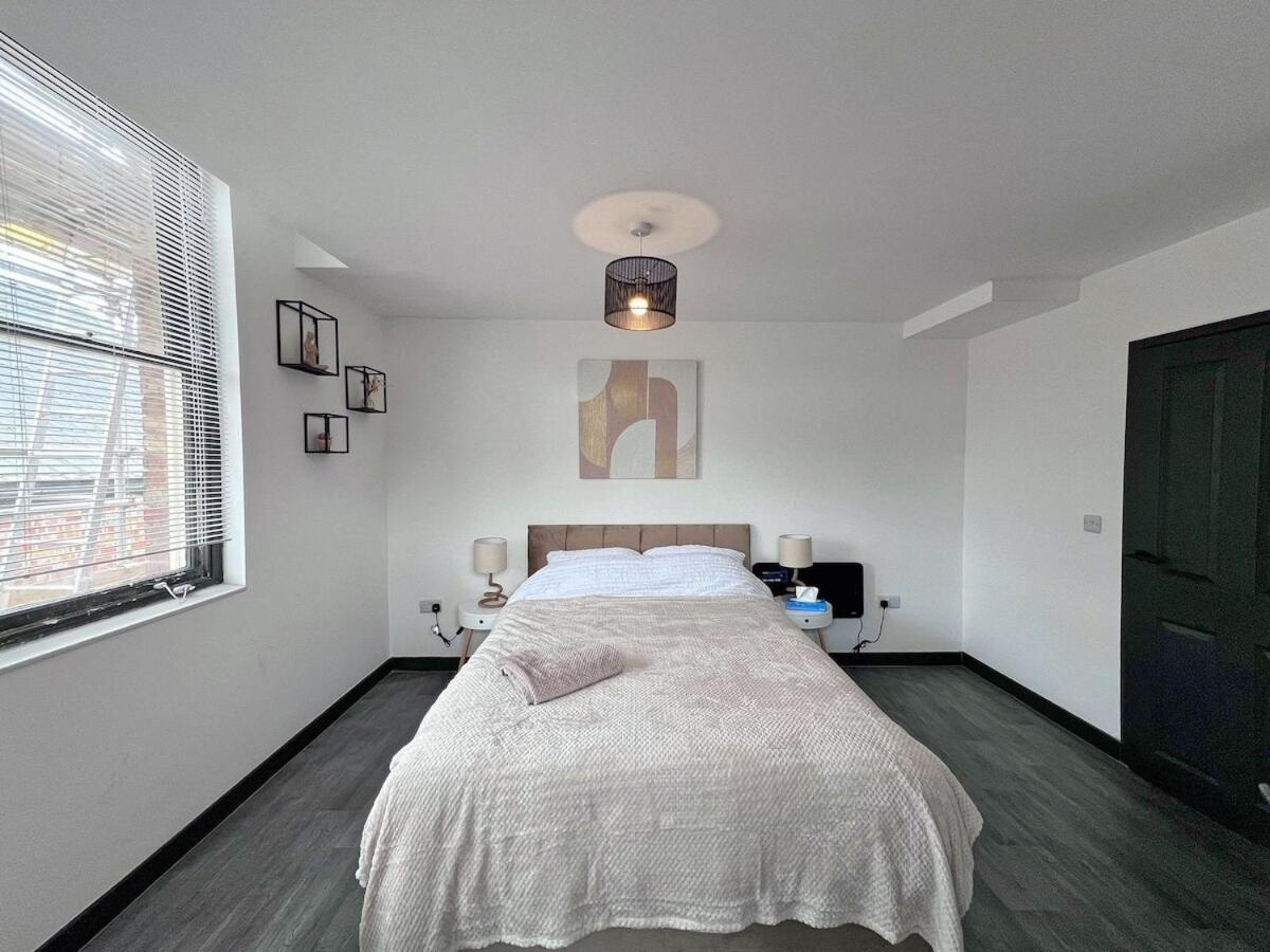 Three-Bedroom Apartment photo 1