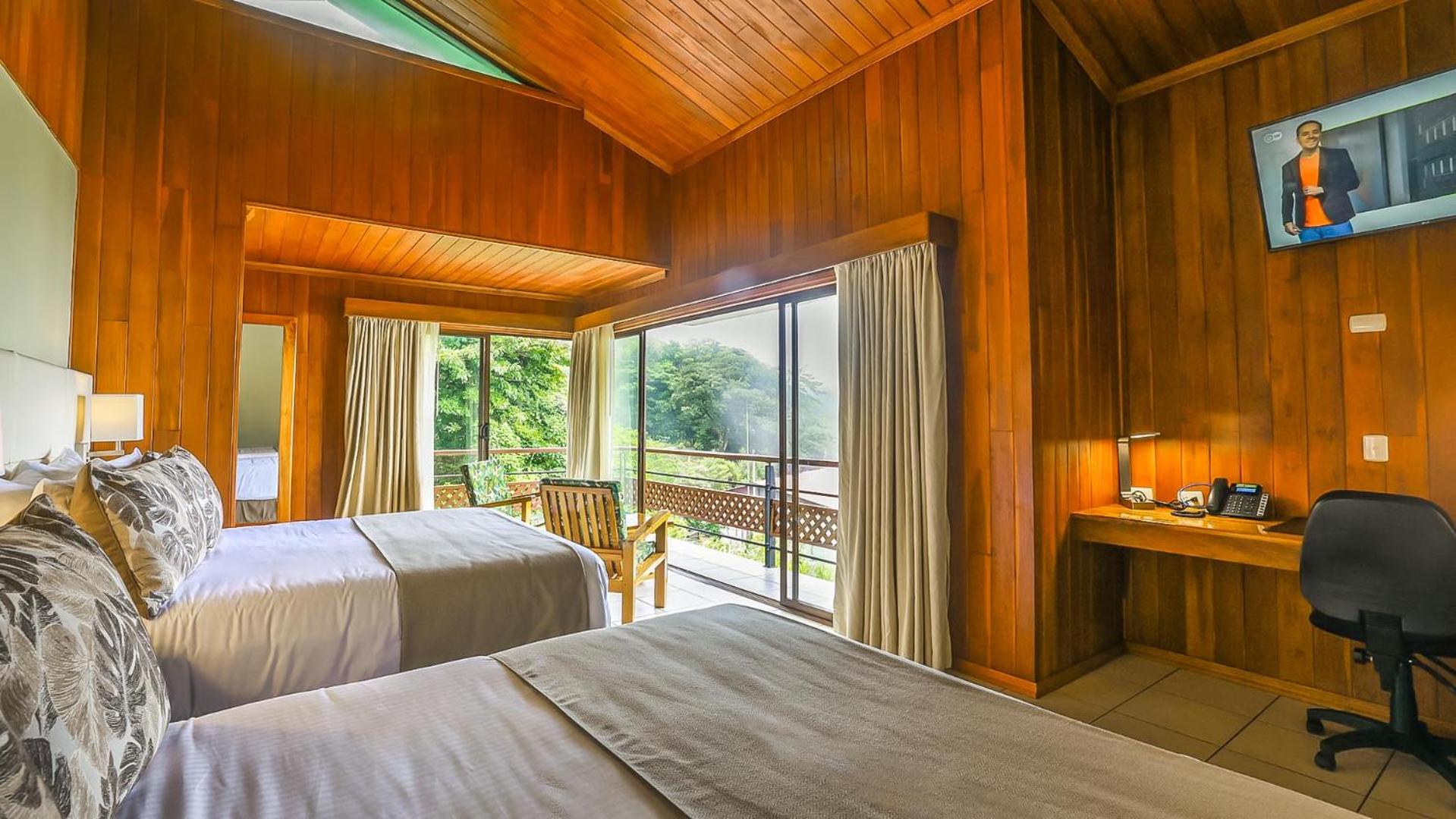 Sunset Queen Room with Two Queen Beds - Photo 3