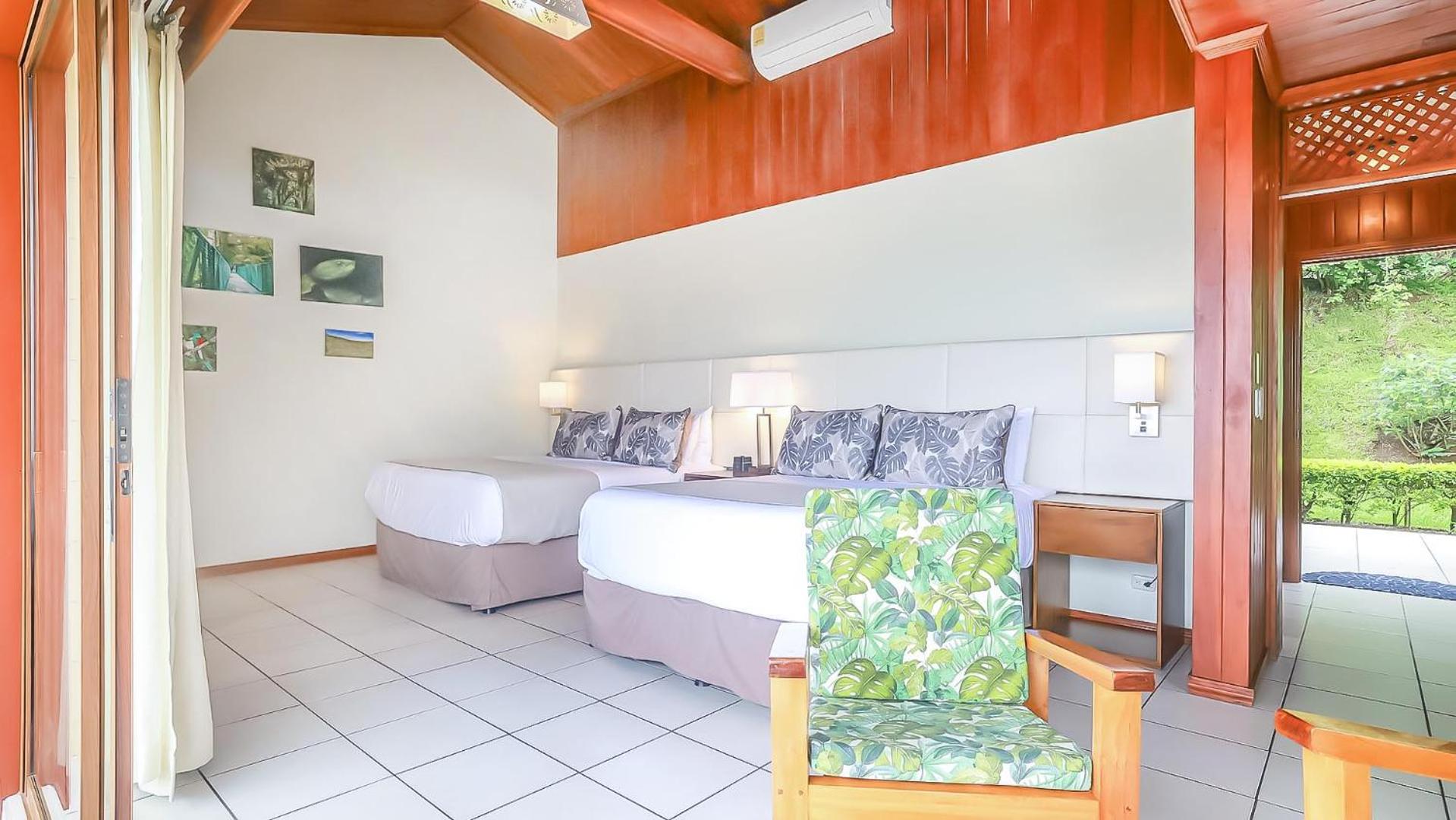 Sunset Queen Room with Two Queen Beds - Photo 5