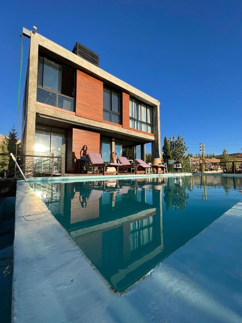 Villa photo 1