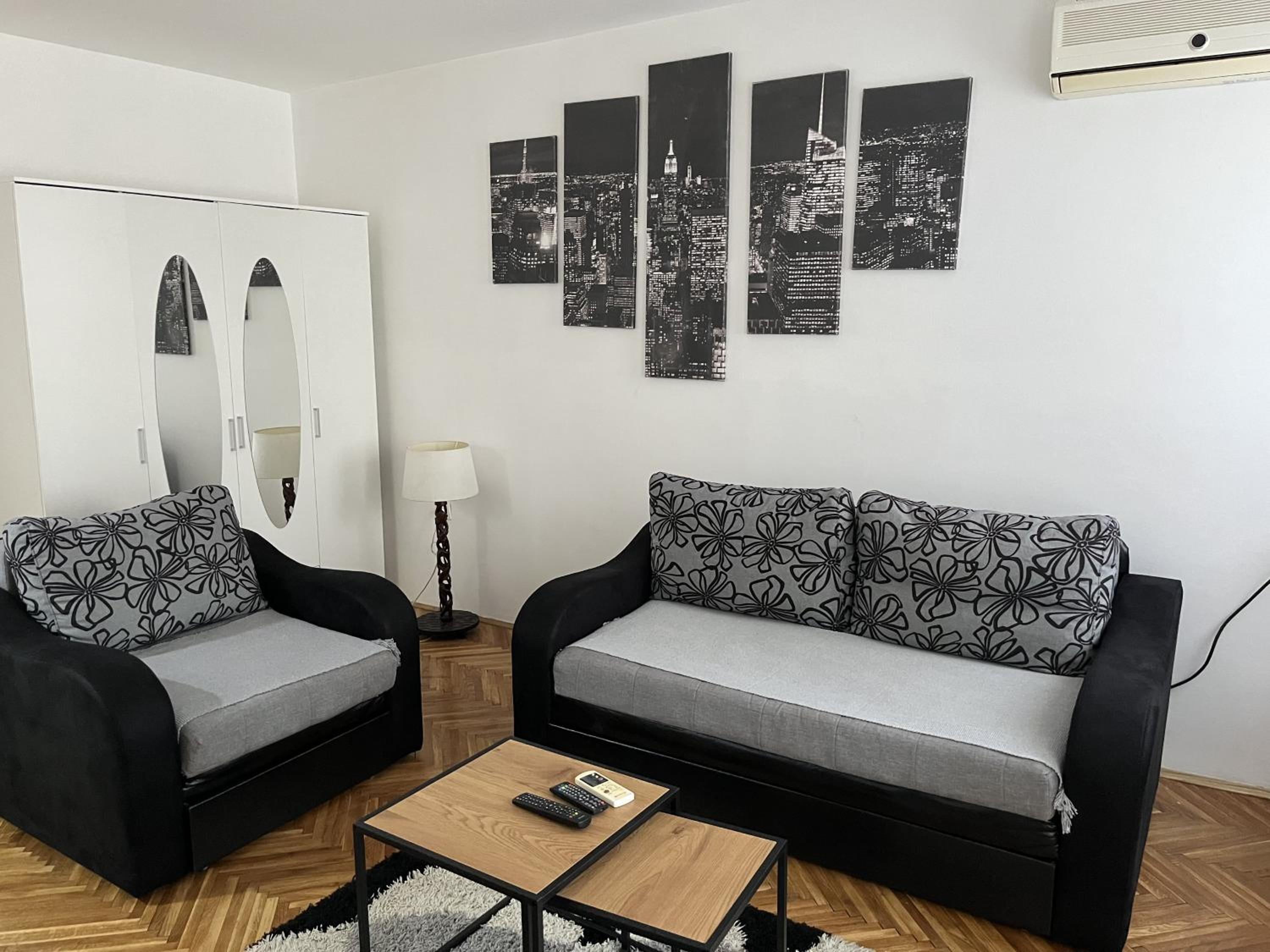 One-Bedroom Apartment With Terrace photo 1