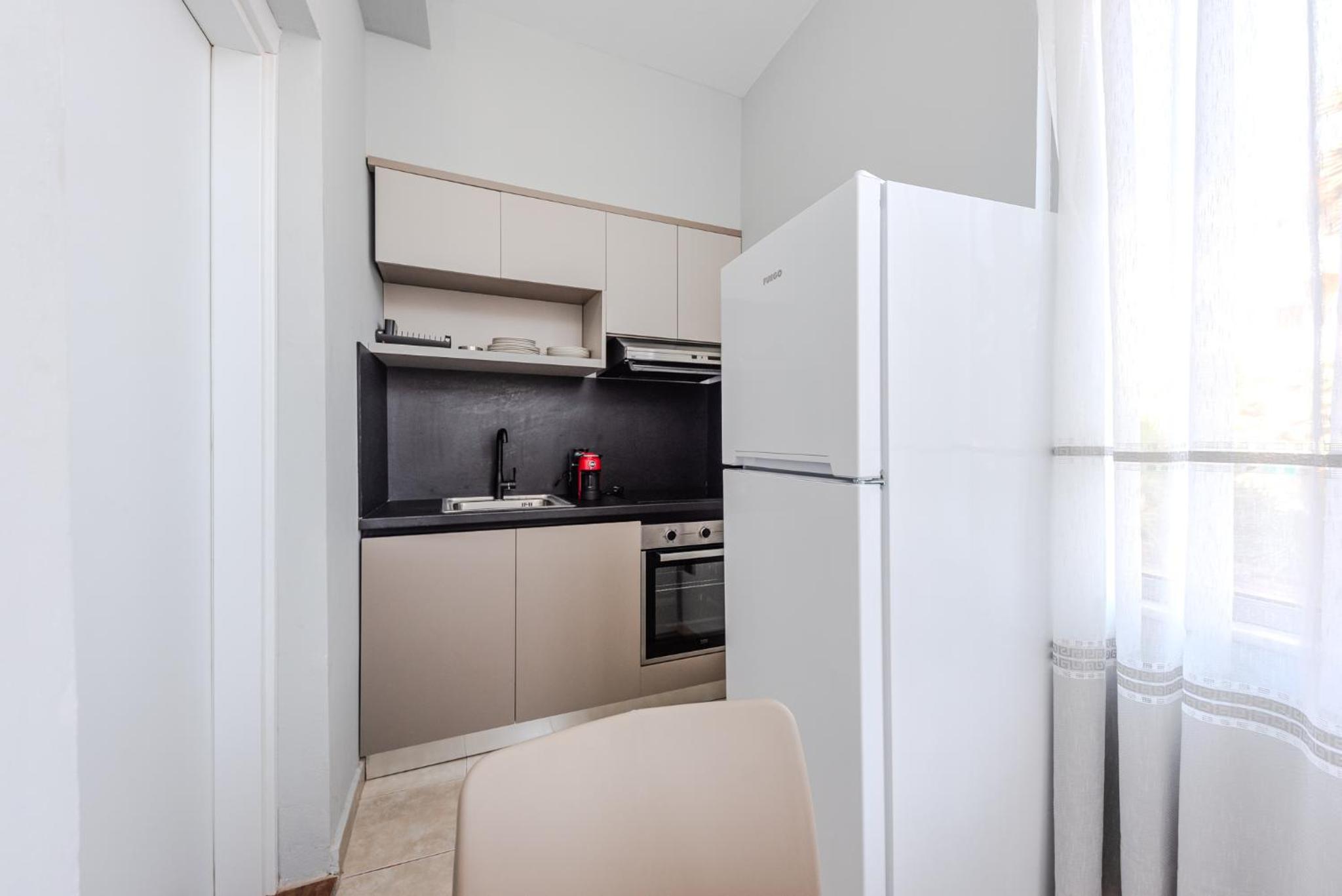 One-Bedroom Apartment photo 1