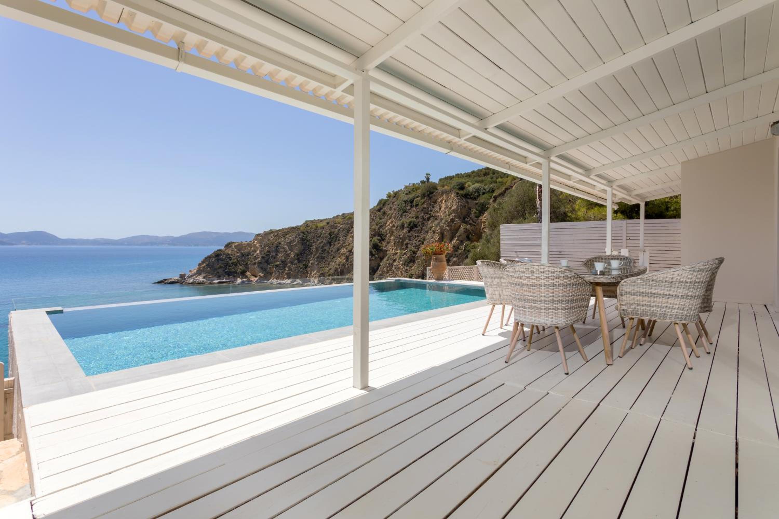 Three-Bedroom Villa photo 2