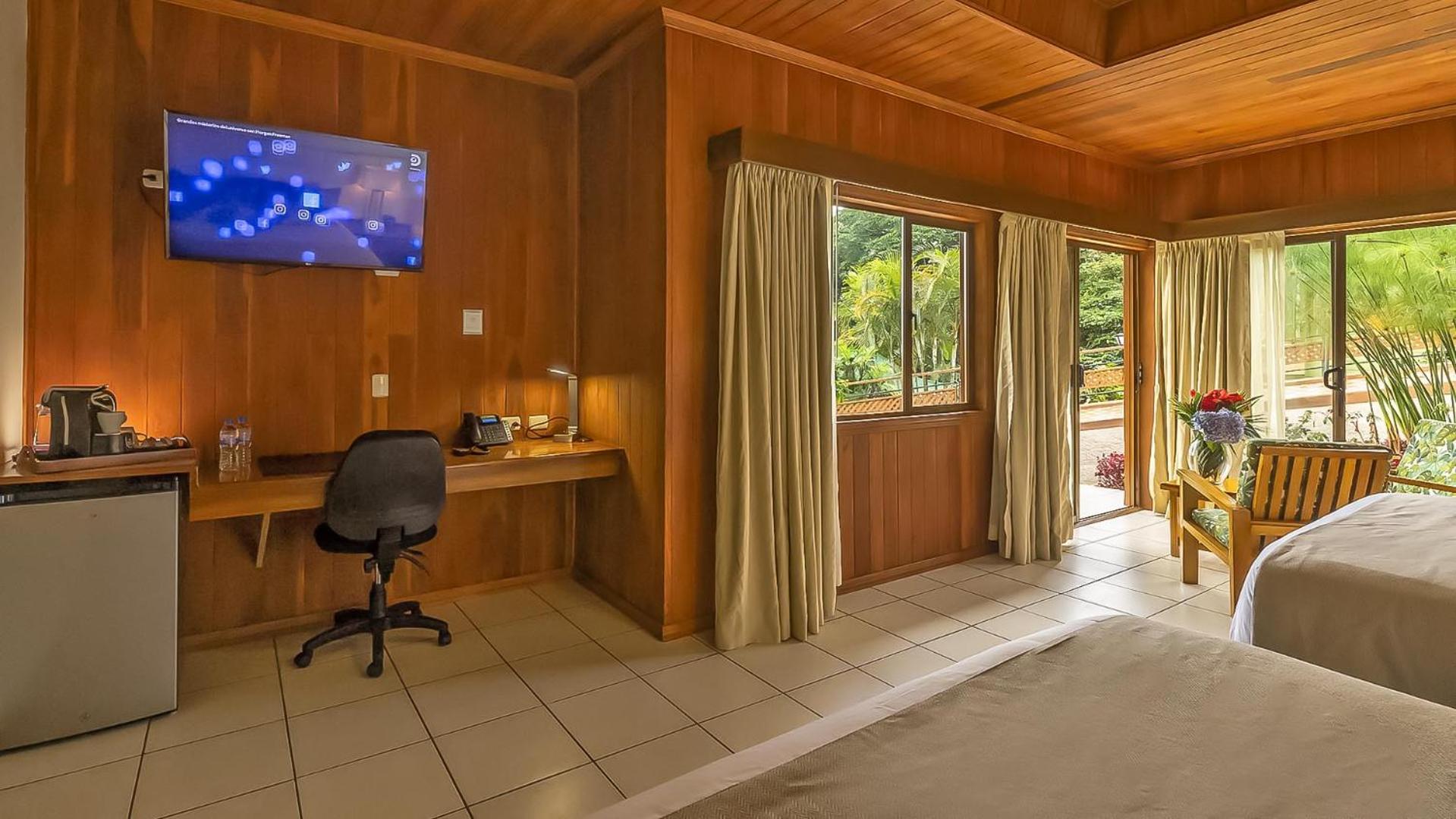 Garden Room with Two Queen Beds photo 3