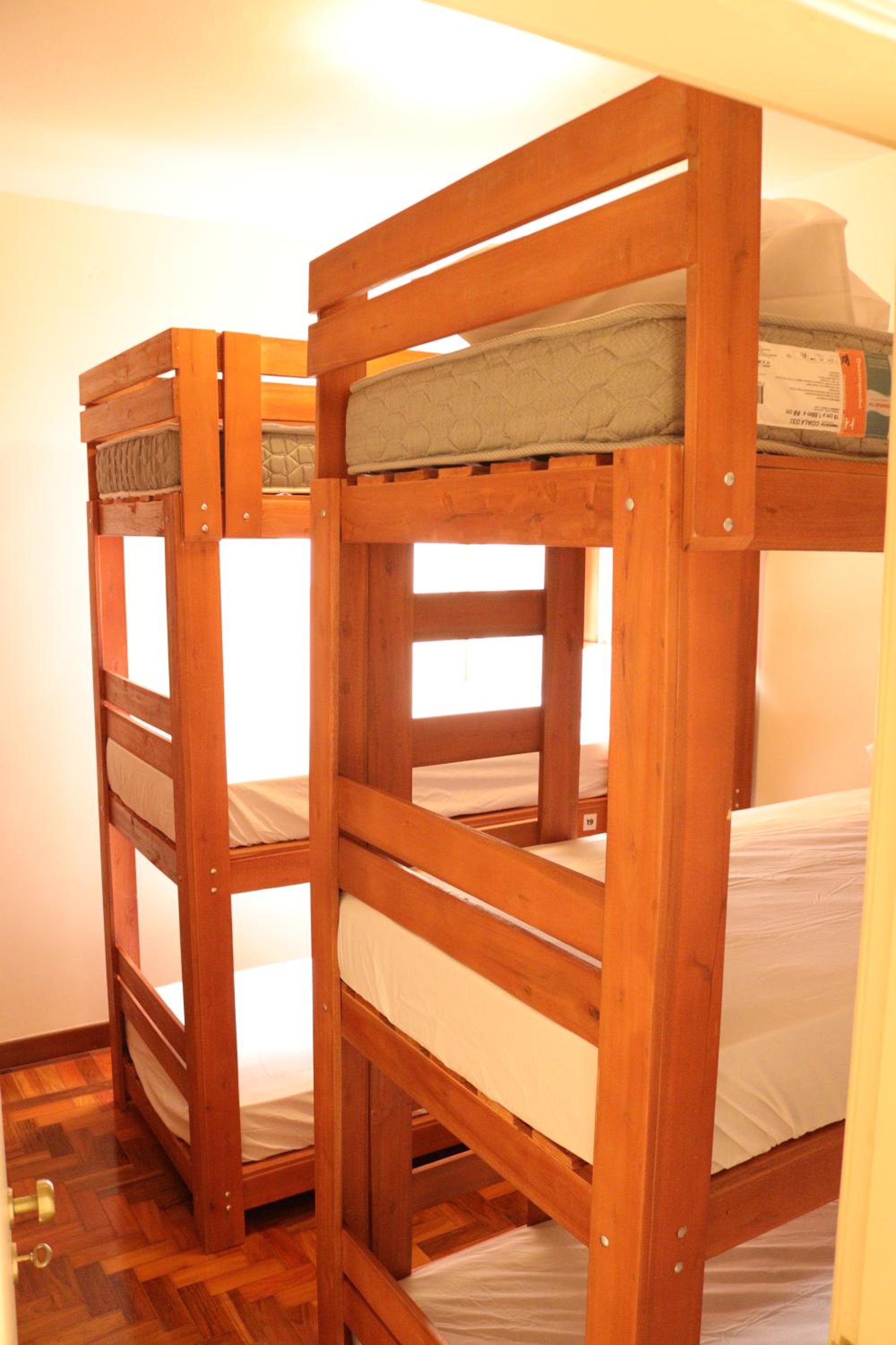 6-Bed Mixed Dormitory Room photo 2