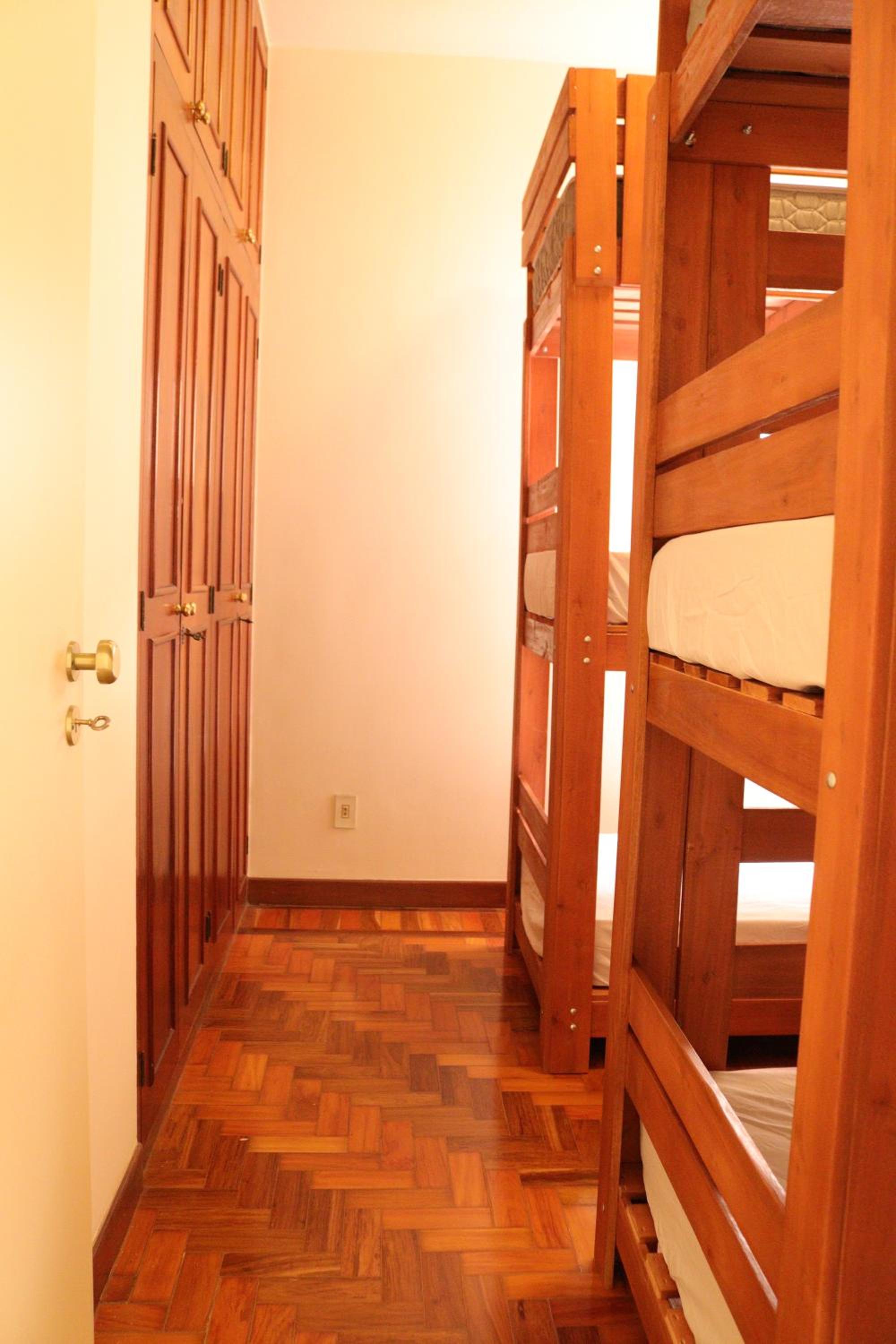 6-Bed Mixed Dormitory Room photo 3