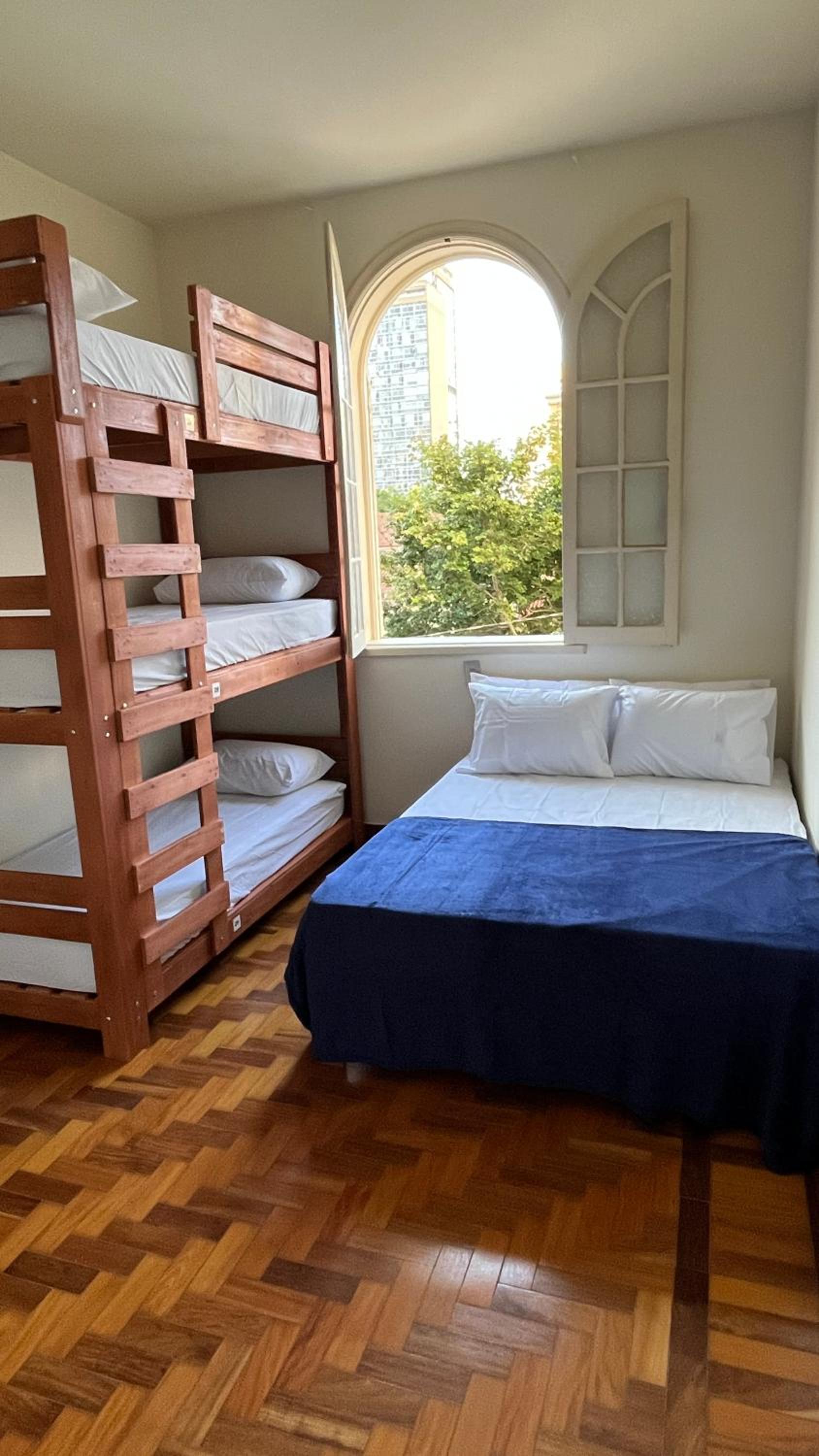 Bed in 8-Bed Dormitory Room photo 1
