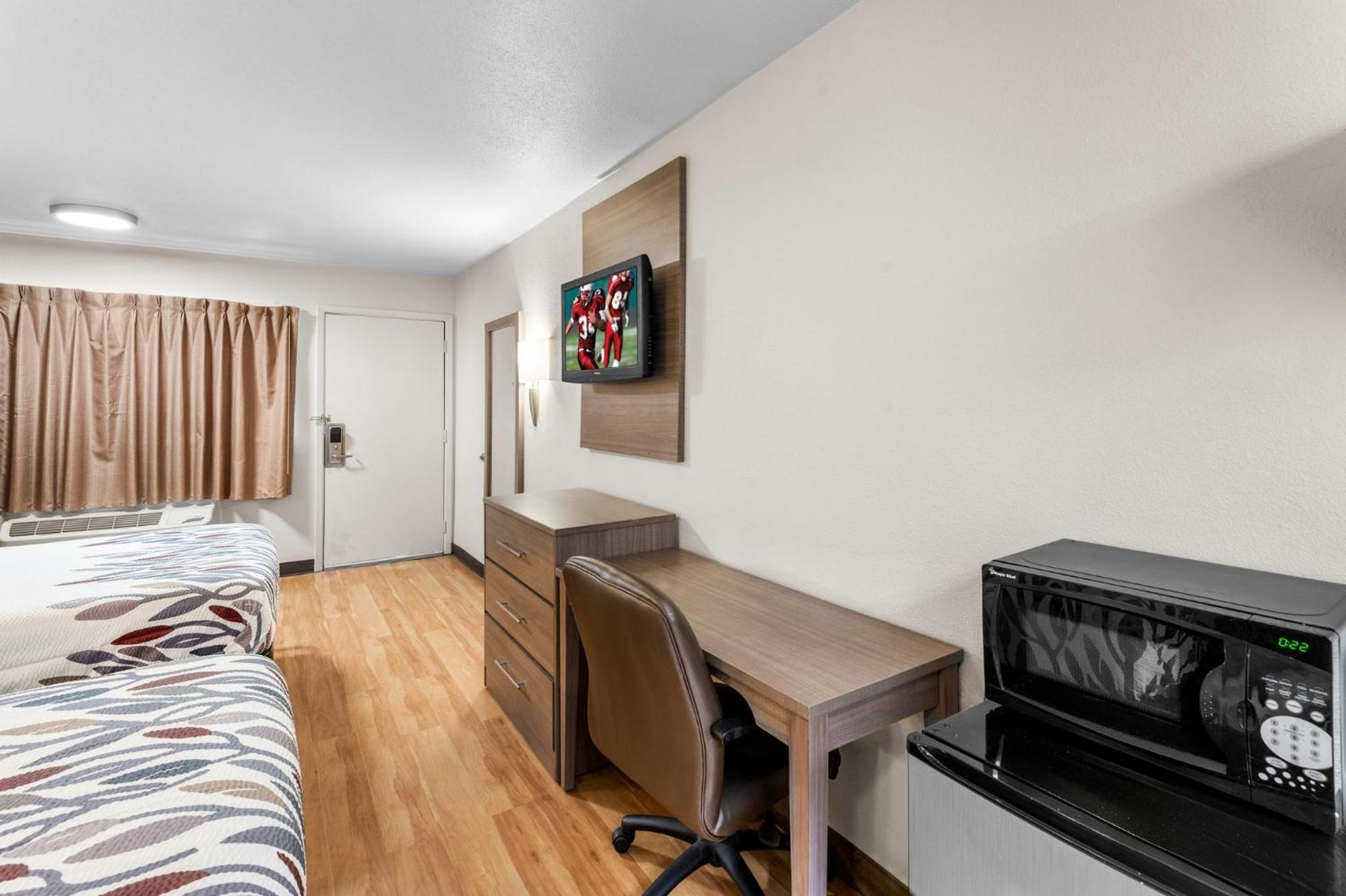 Deluxe Room with Two Double Beds Smoke Free - Photo 1