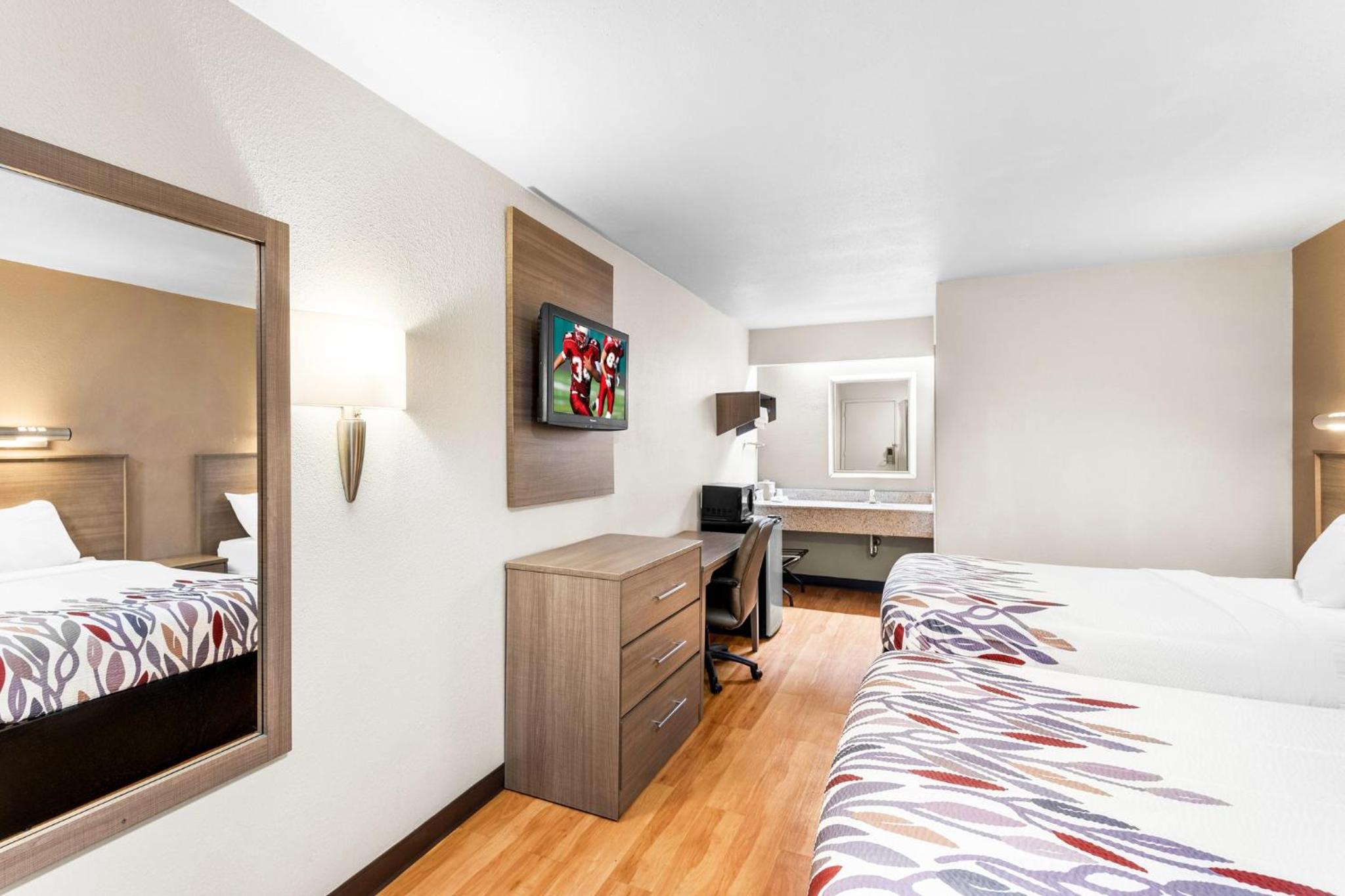 Deluxe Room with Two Double Beds Smoke Free - Photo 3
