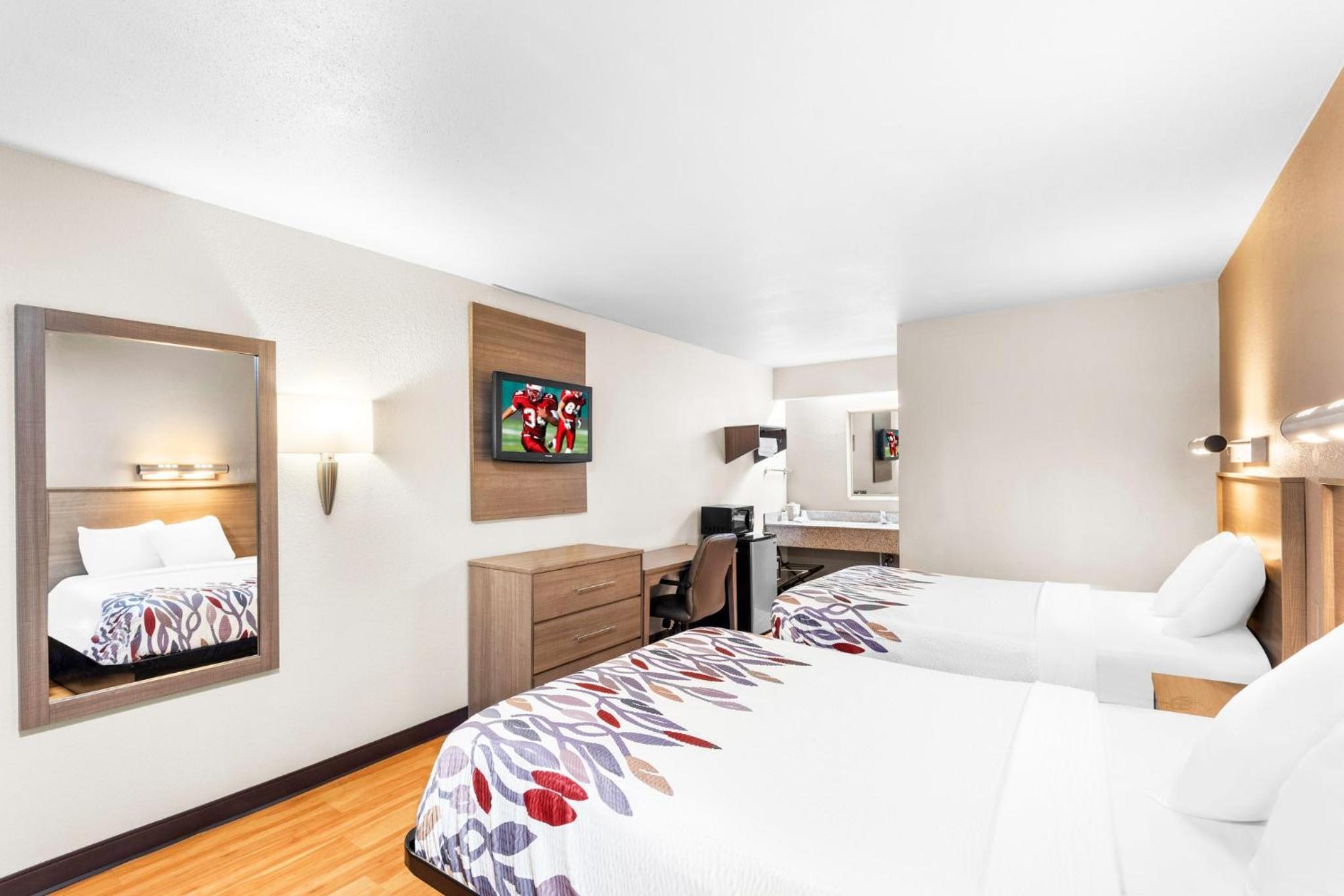 Deluxe Room with Two Double Beds Smoke Free - Photo 5
