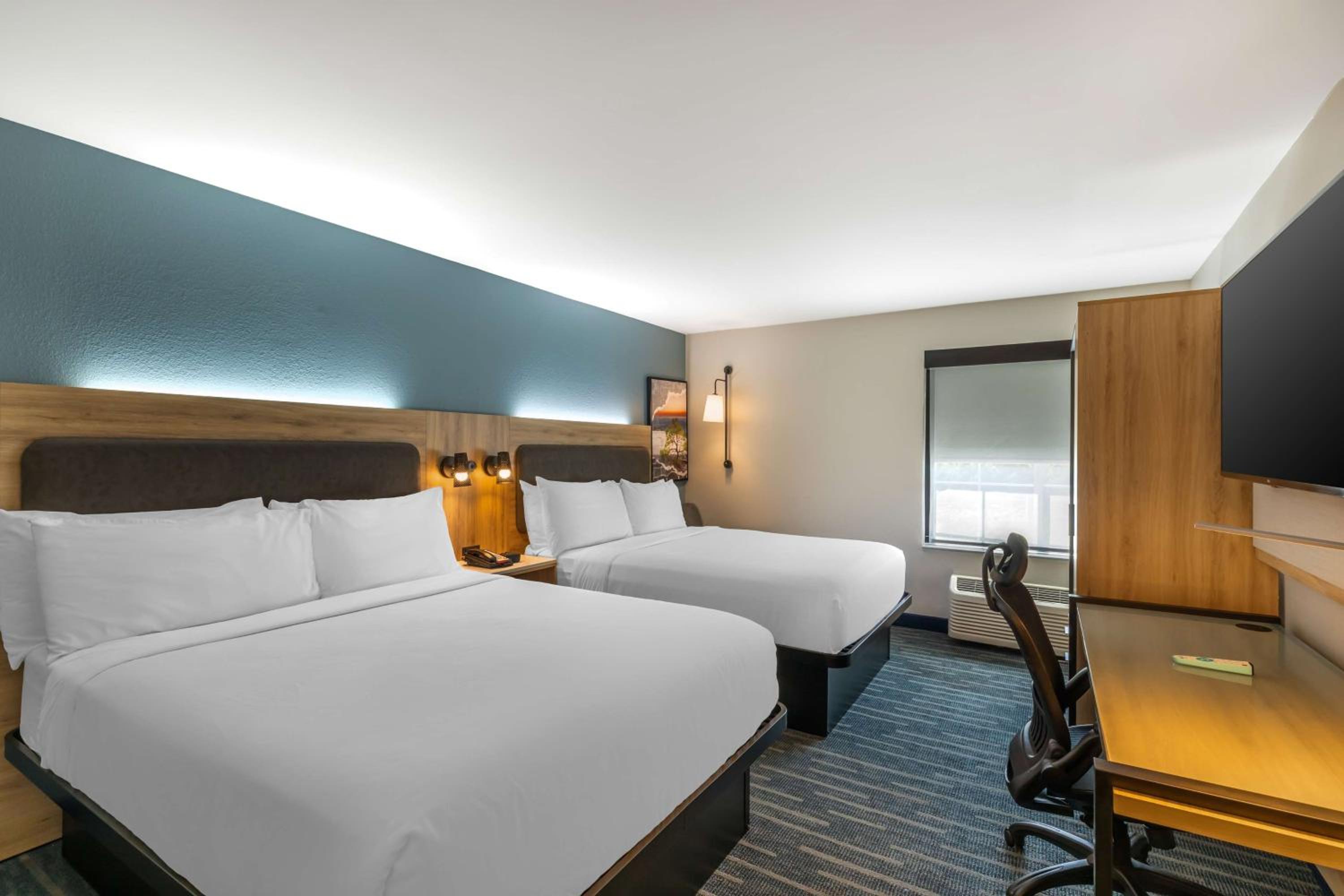 Queen Room With Two Queen Beds - Mobility Accessible photo 1