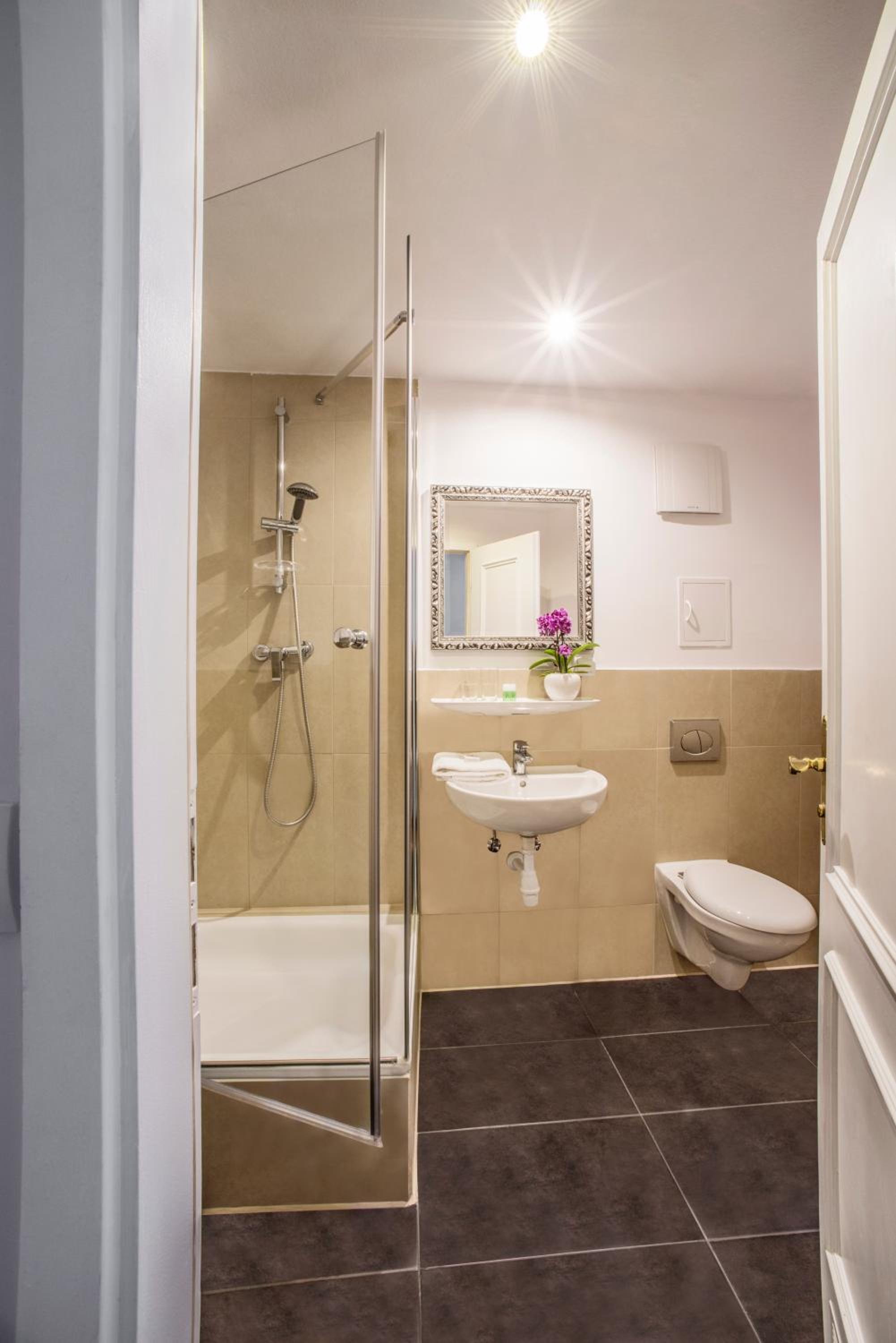 Double Room - Photo 4
