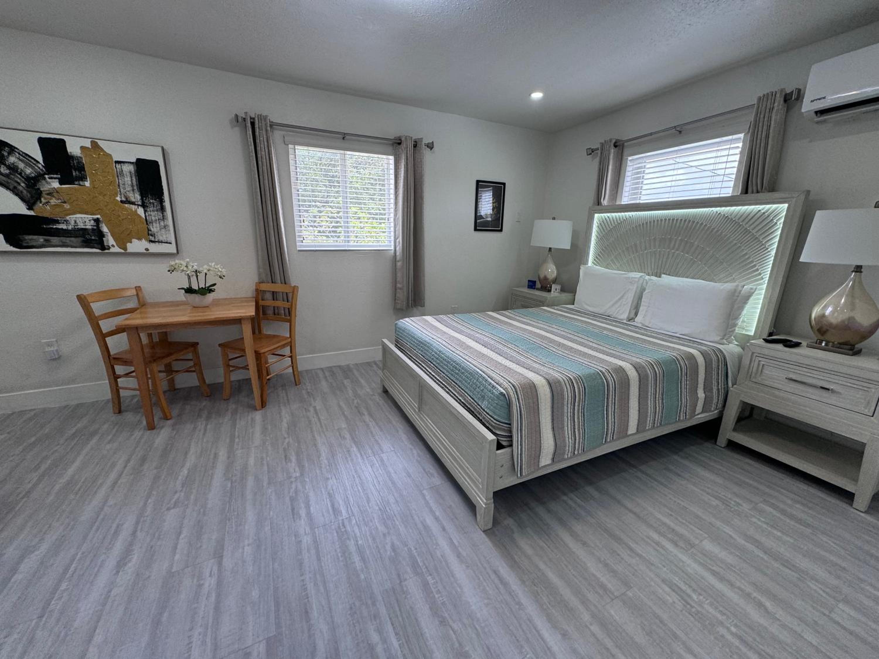 Studio Apartment photo 1