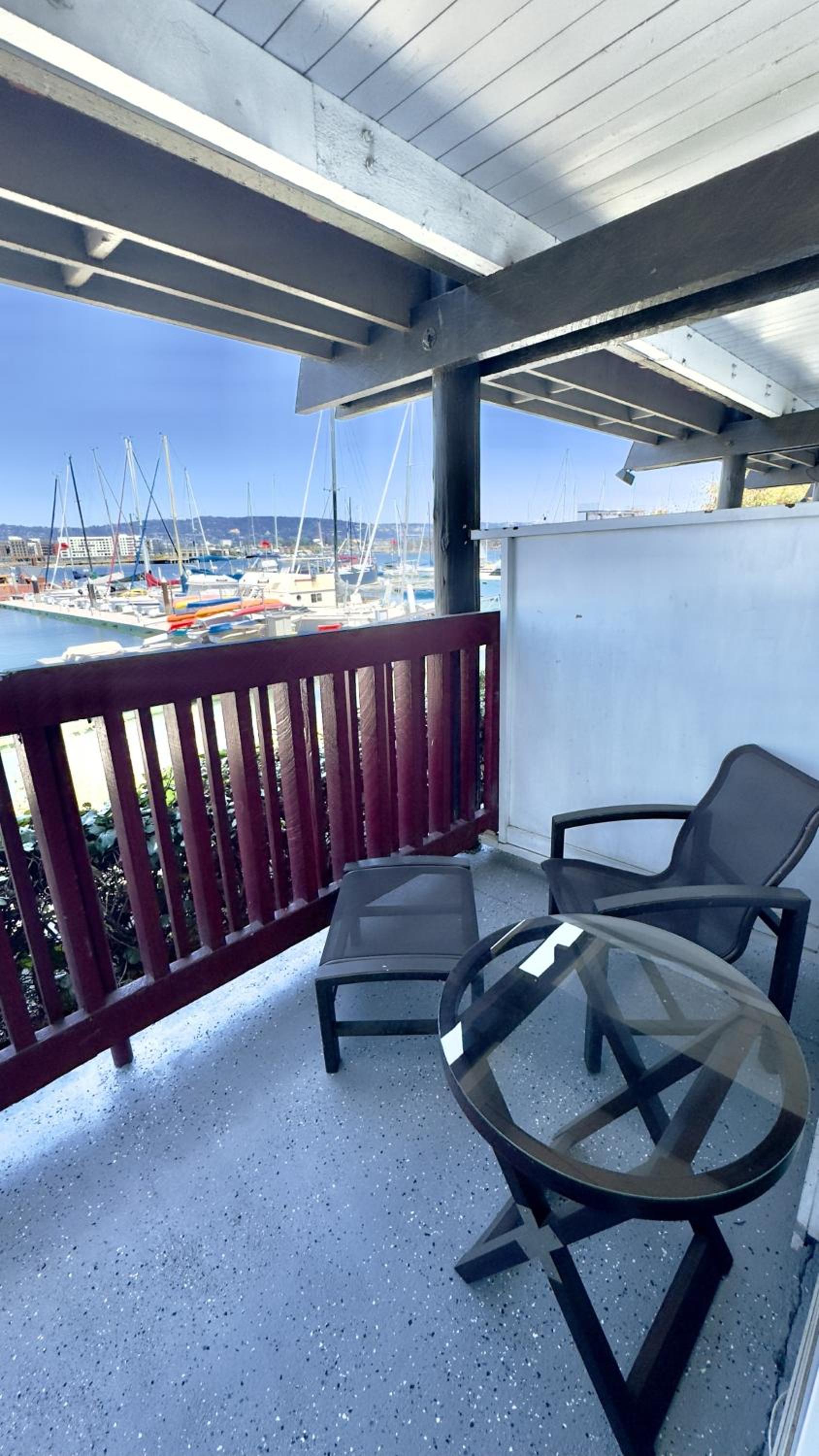 Superior King Room with Marina View - Photo 12