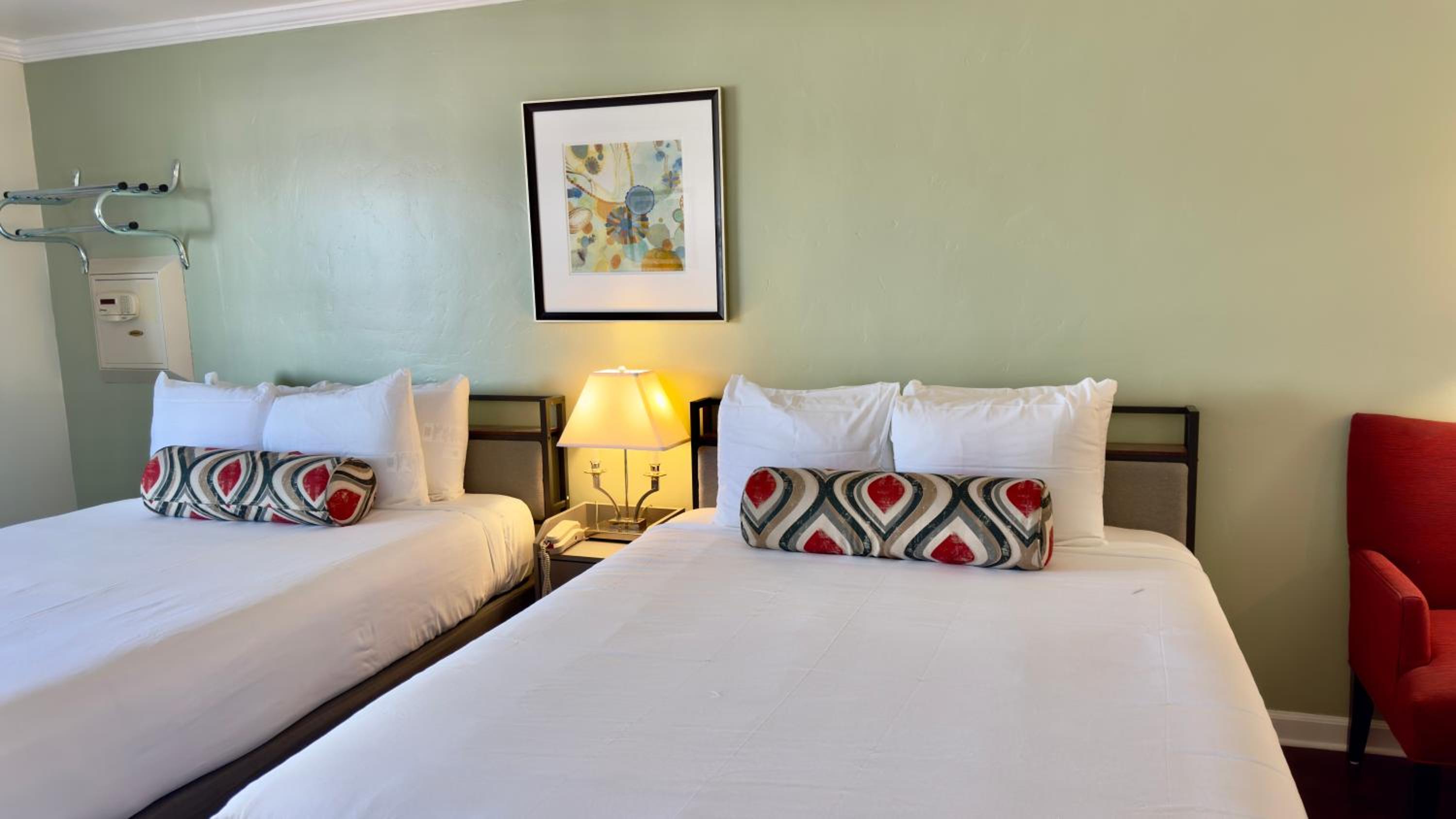 Superior Queen Room with Two Queen Beds - Photo 7