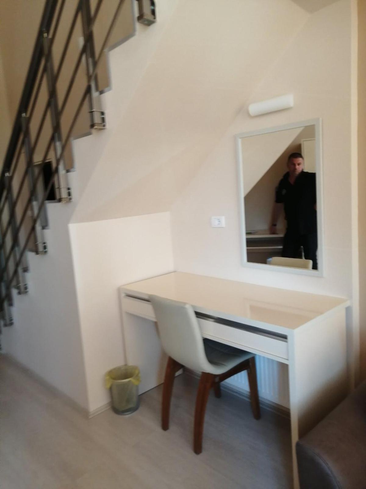 Apartment - Split Level photo 2