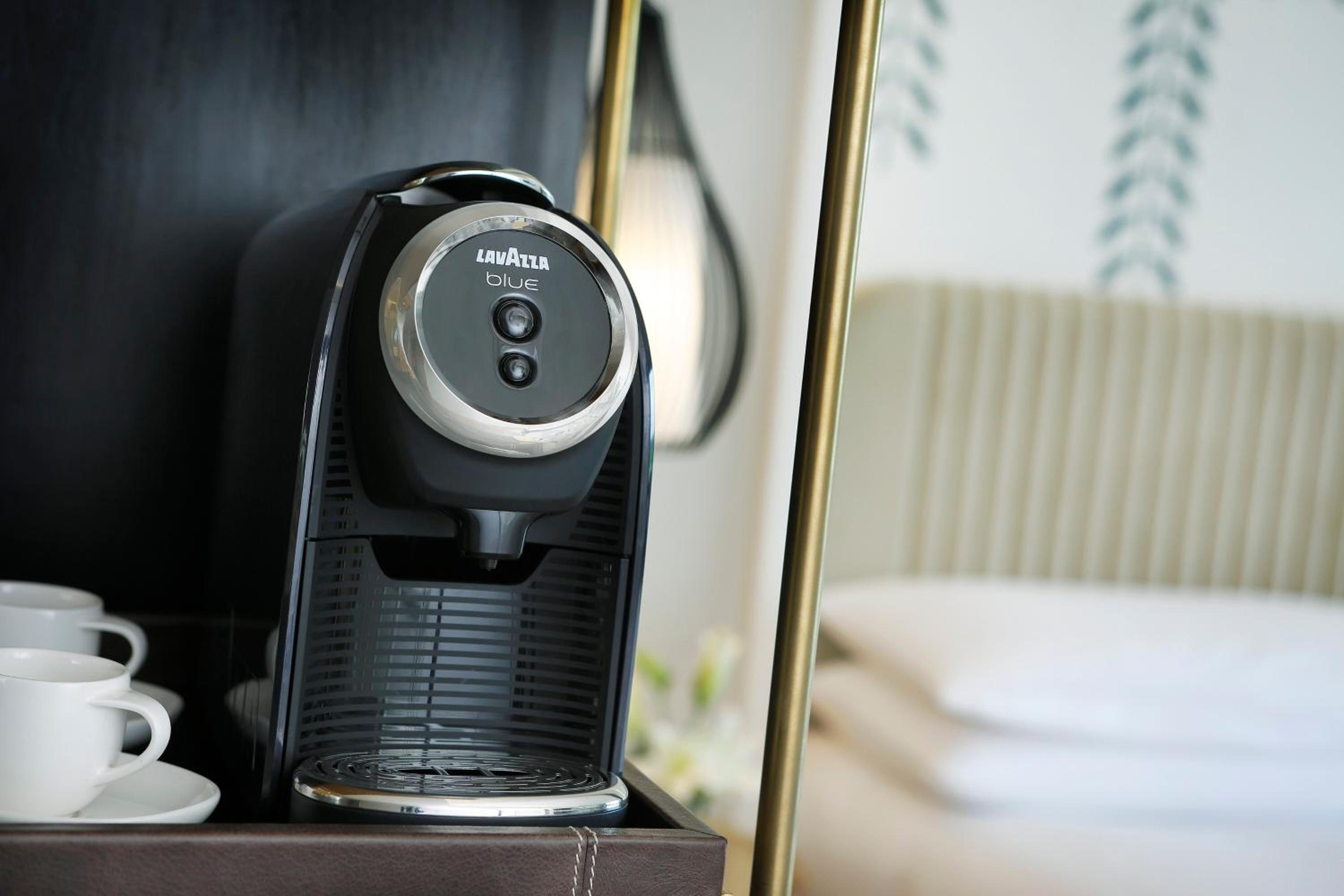 Junior Suite: 20% off on food,soft beverages, laundry & local transportation(upto 10 km); enjoy 90-min spa at 60mins spa price; BOGO offer on select beverages(5–8 pm) at Connexions Bar