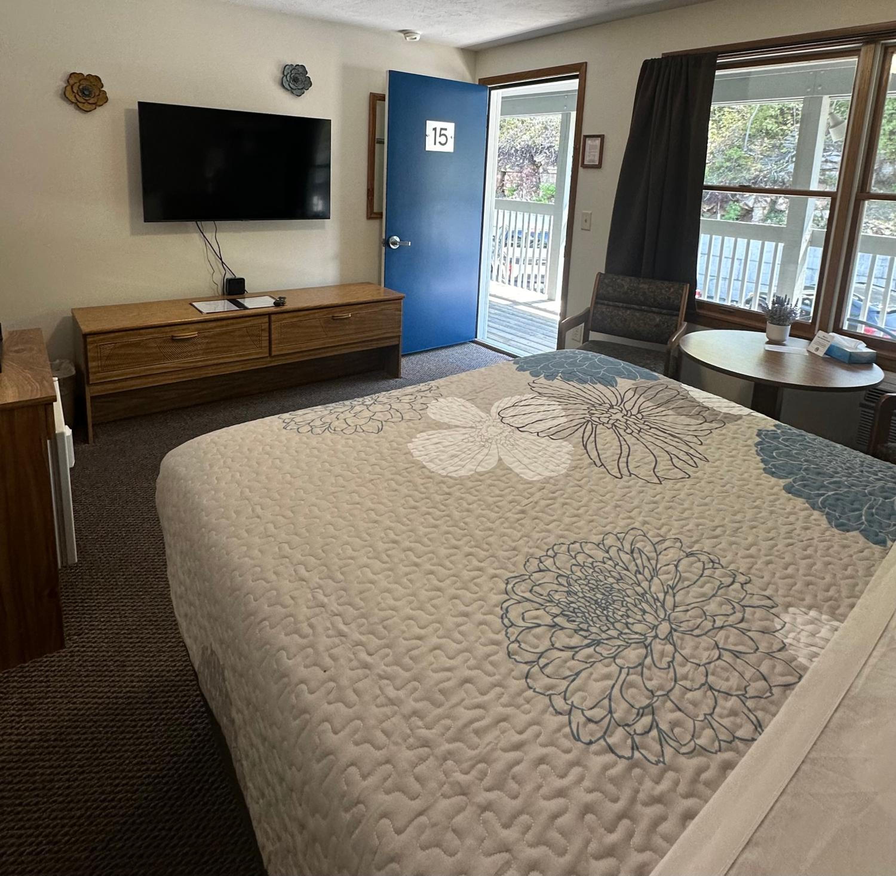 Queen Room with Garden View photo 3