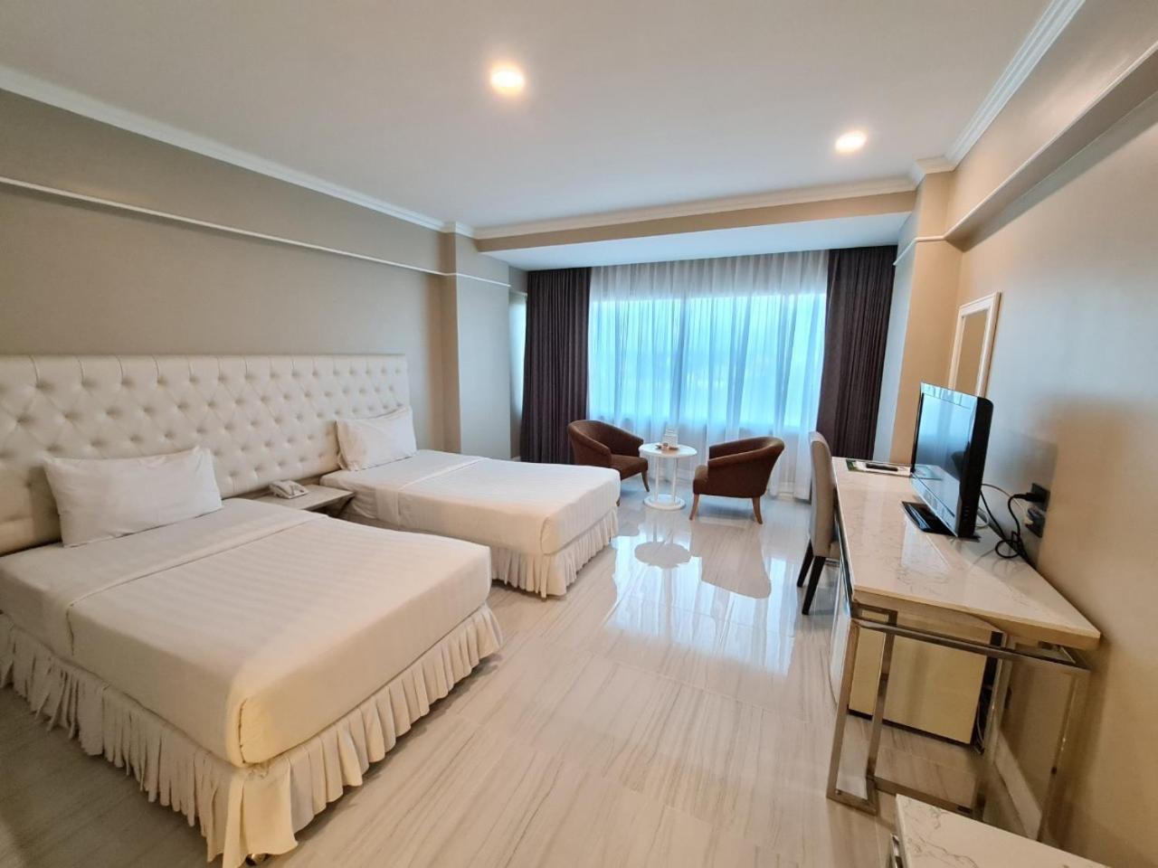 Deluxe Twin Room - Photo 2