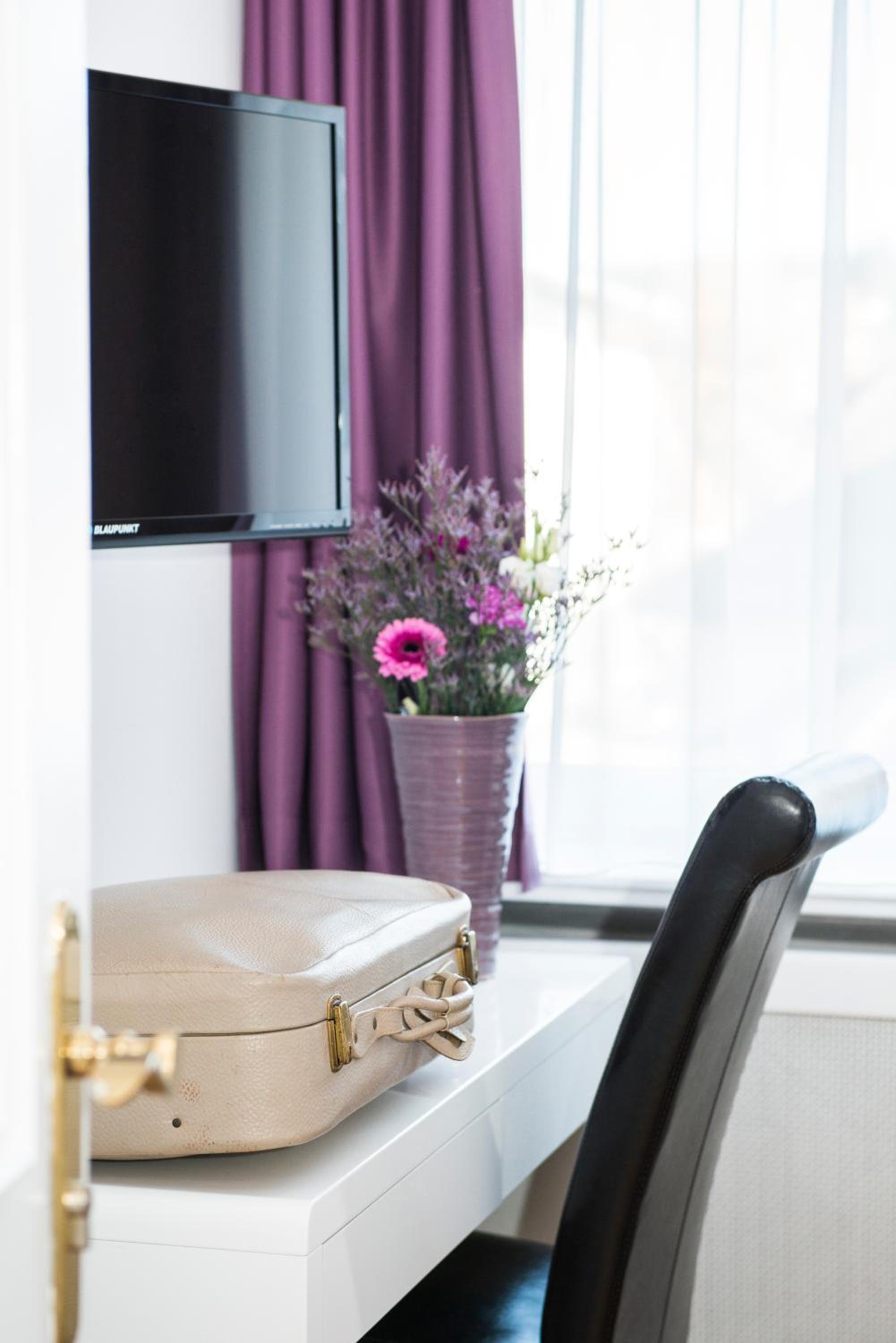 Double Room - Photo 6