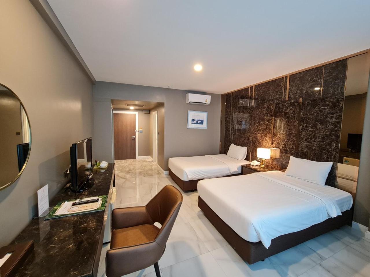 Deluxe Twin Room - Photo 2
